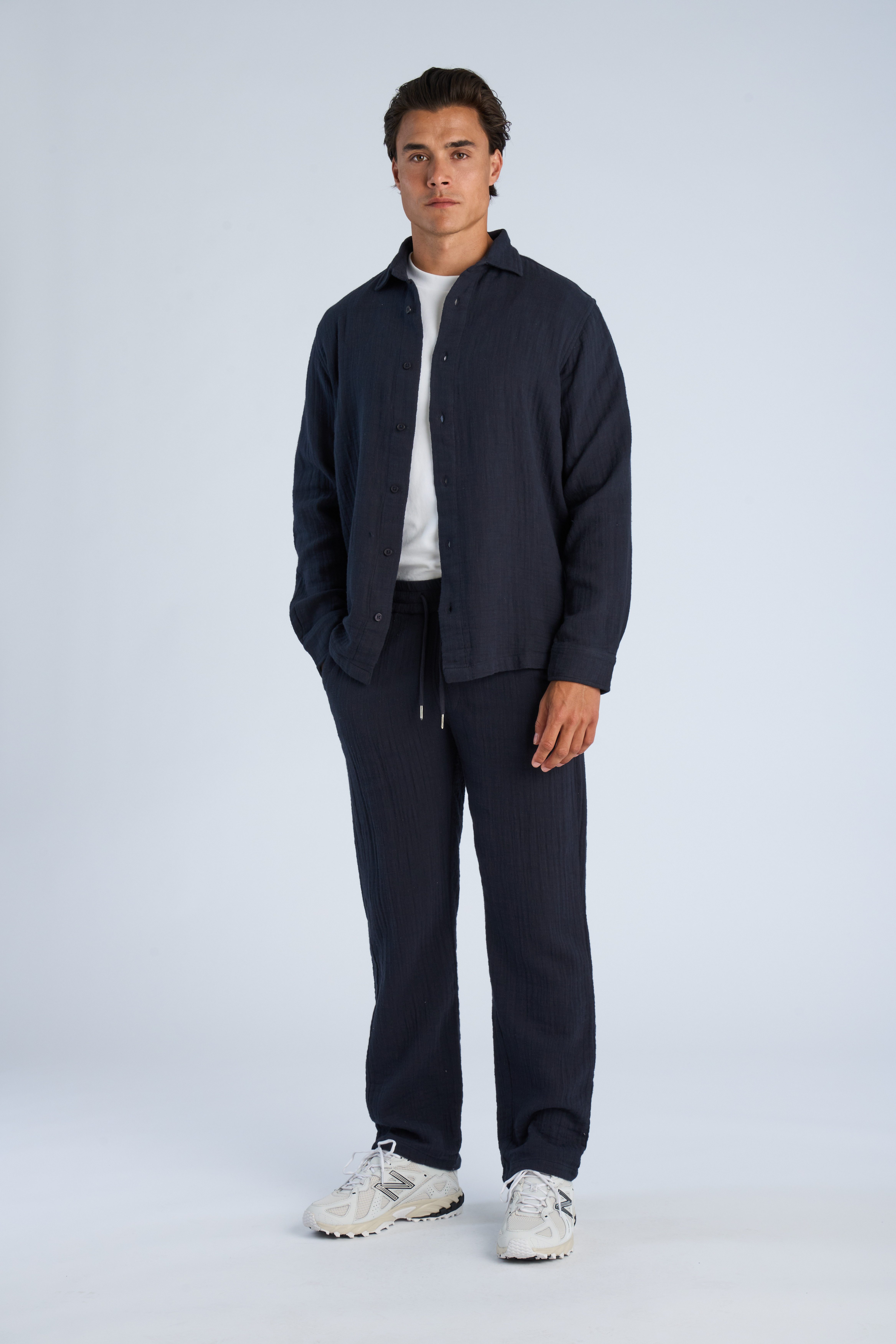 LINDBERGH Stoffhose Sommerhose in Leinen-Optik und mit Gummizug - Weiter Schnitt – Bild 4 von 4