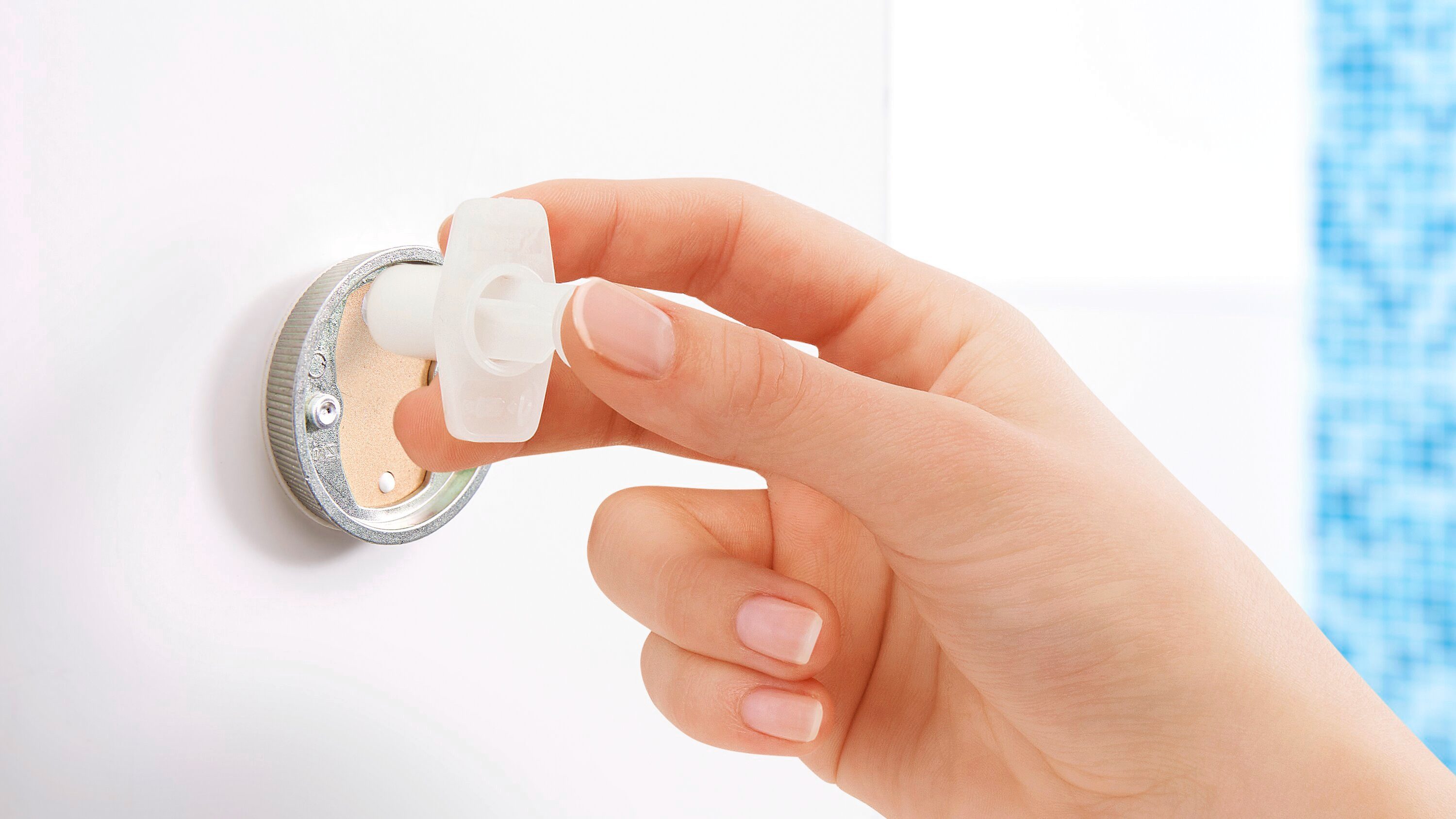 tesa Handtuchhalter 1x tesa luup Handtuchhalter, chrom 7 cm : 60 cm : 5 cm