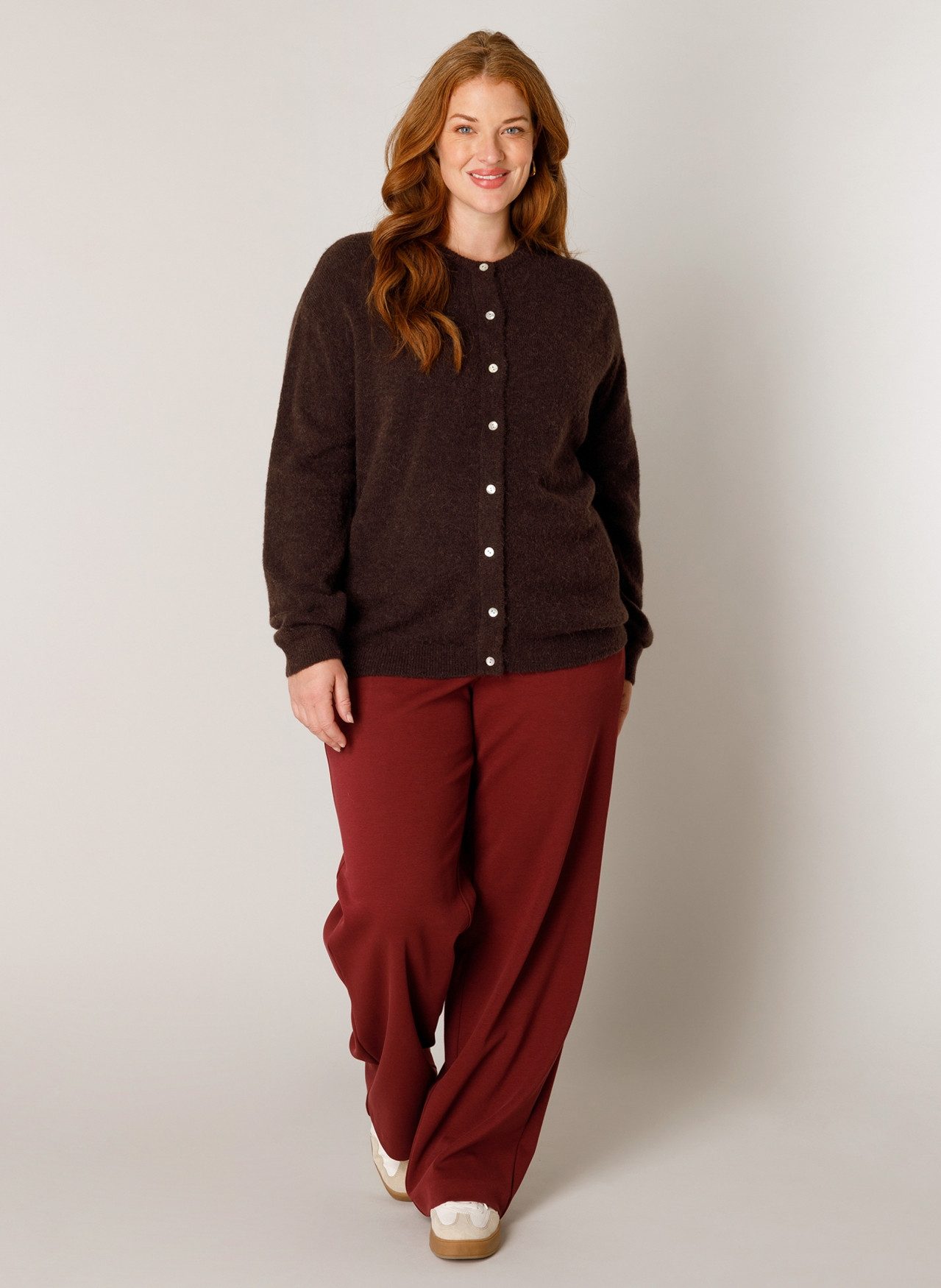 Base Level Curvy Cardigan Yulia mit Woll-Anteil und Knopfleiste – Bild 3 von 5