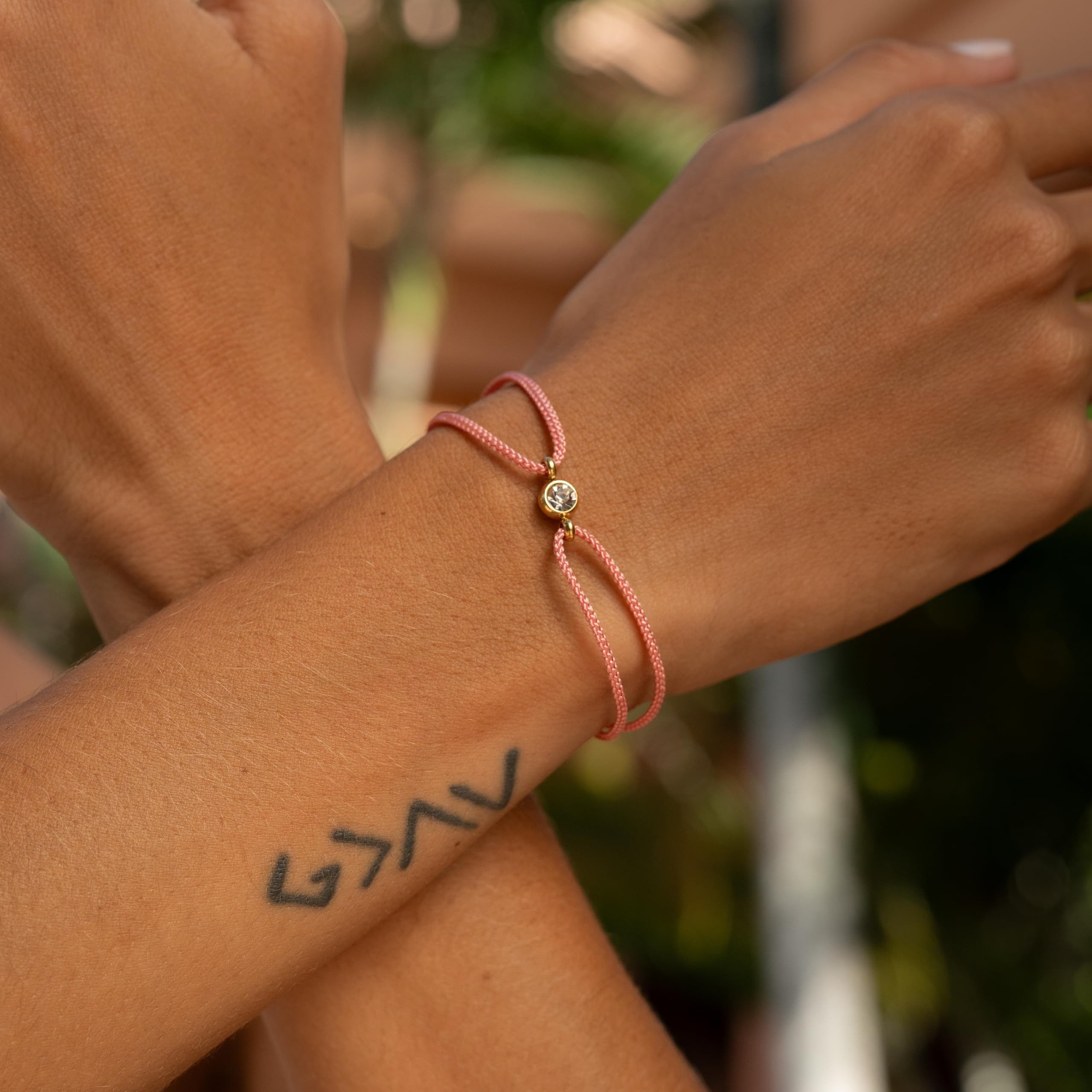 Made by Nami Armband Damen mit Edelstein - Freundschaftsarmbänder, Wasserfester Schmuck Geschenk für Sie