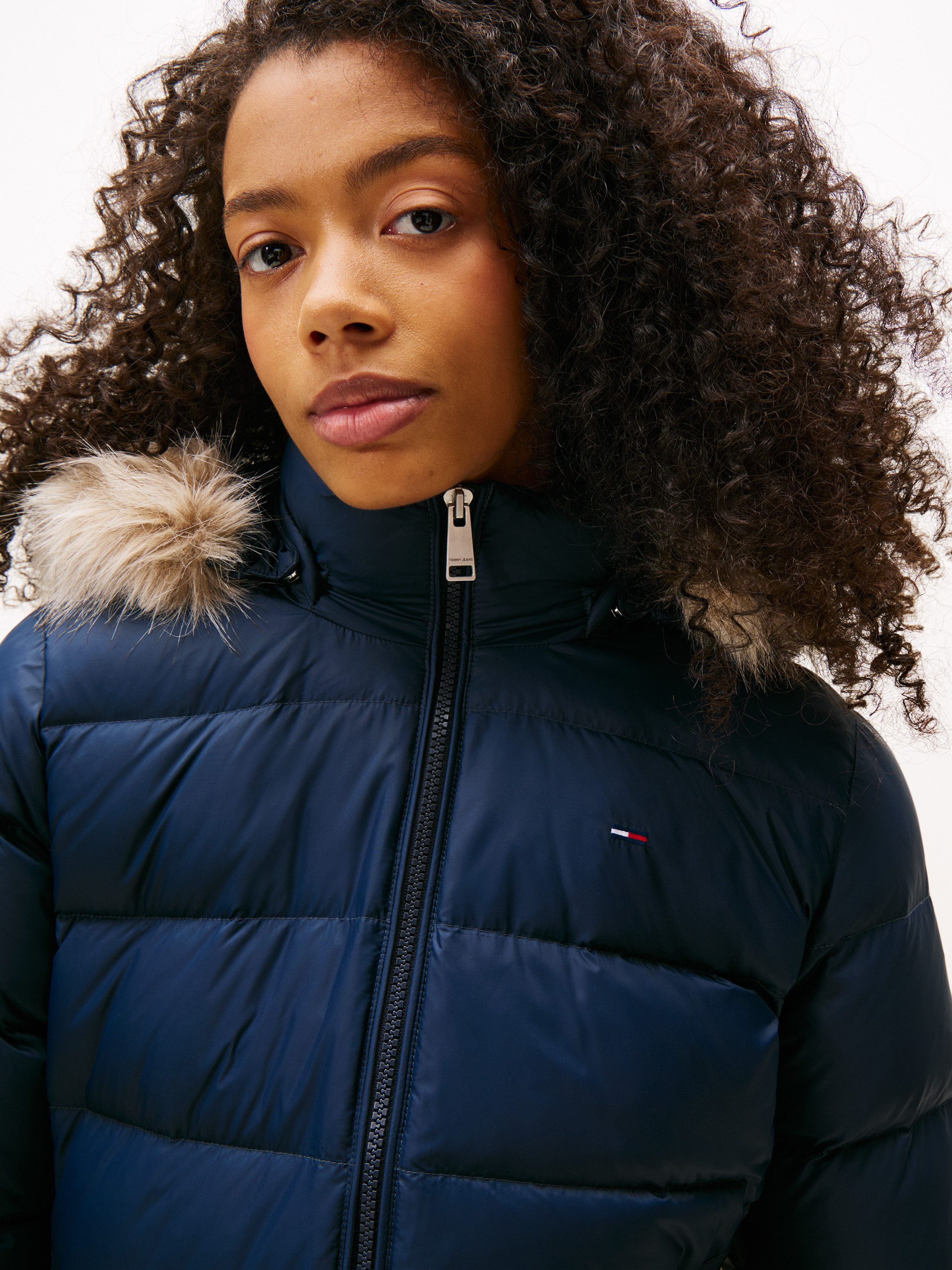 Tommy Jeans Steppjacke TJW BASIC HOODED DOWN JACKET EXT mit Logostickerei