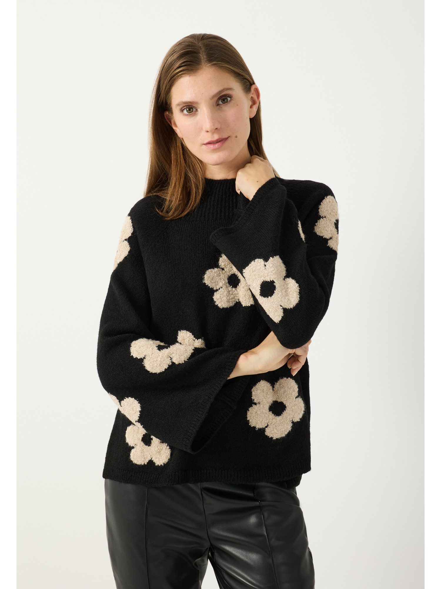 MORE&MORE Rundhalspullover süßer, kastiger 3/4 Arm-Blumen-Pullover