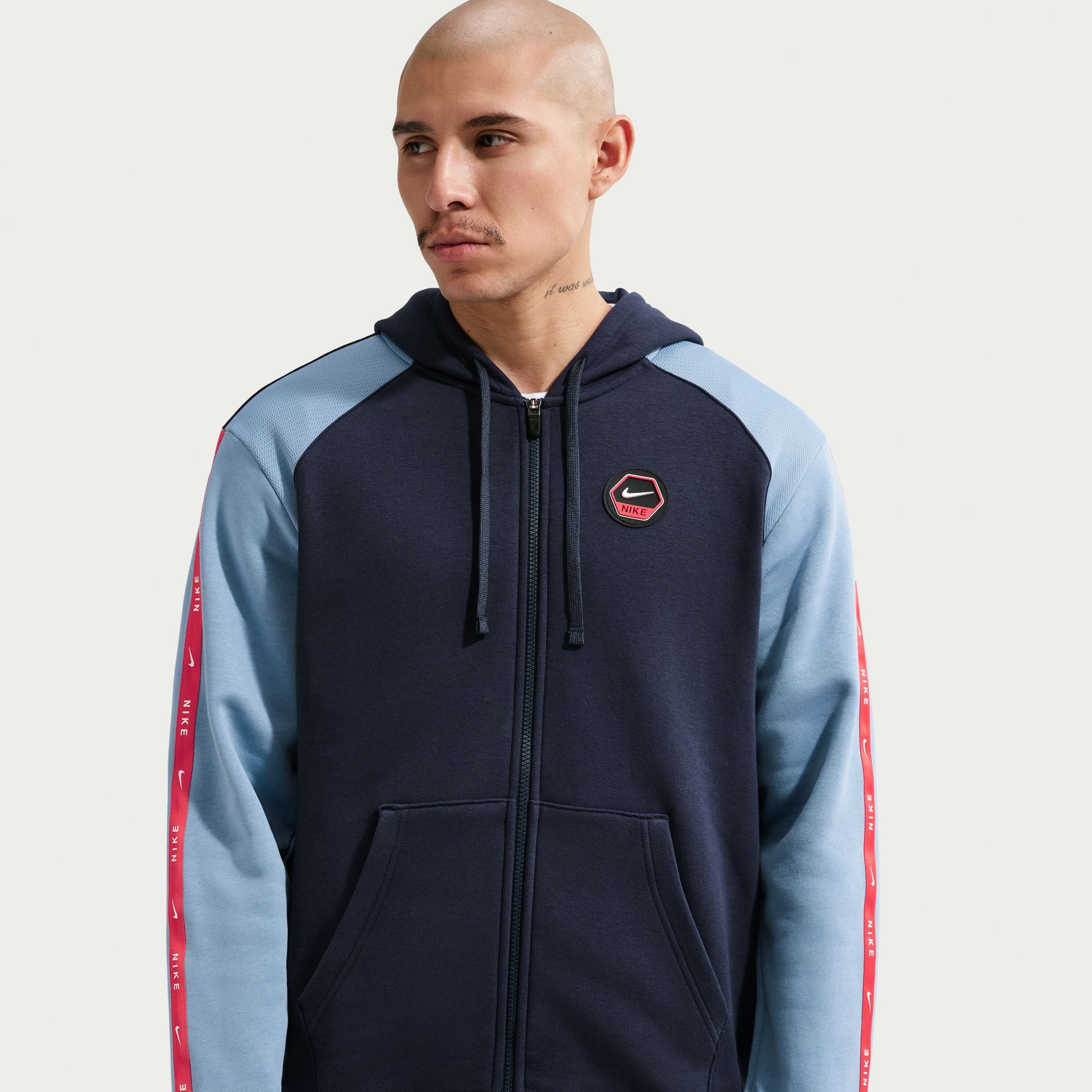 Nike Sportswear Kapuzensweatshirt M NSW CS HOODY FLC BB aus Baumwolle und Polyester, in den Größen XS bis XXL