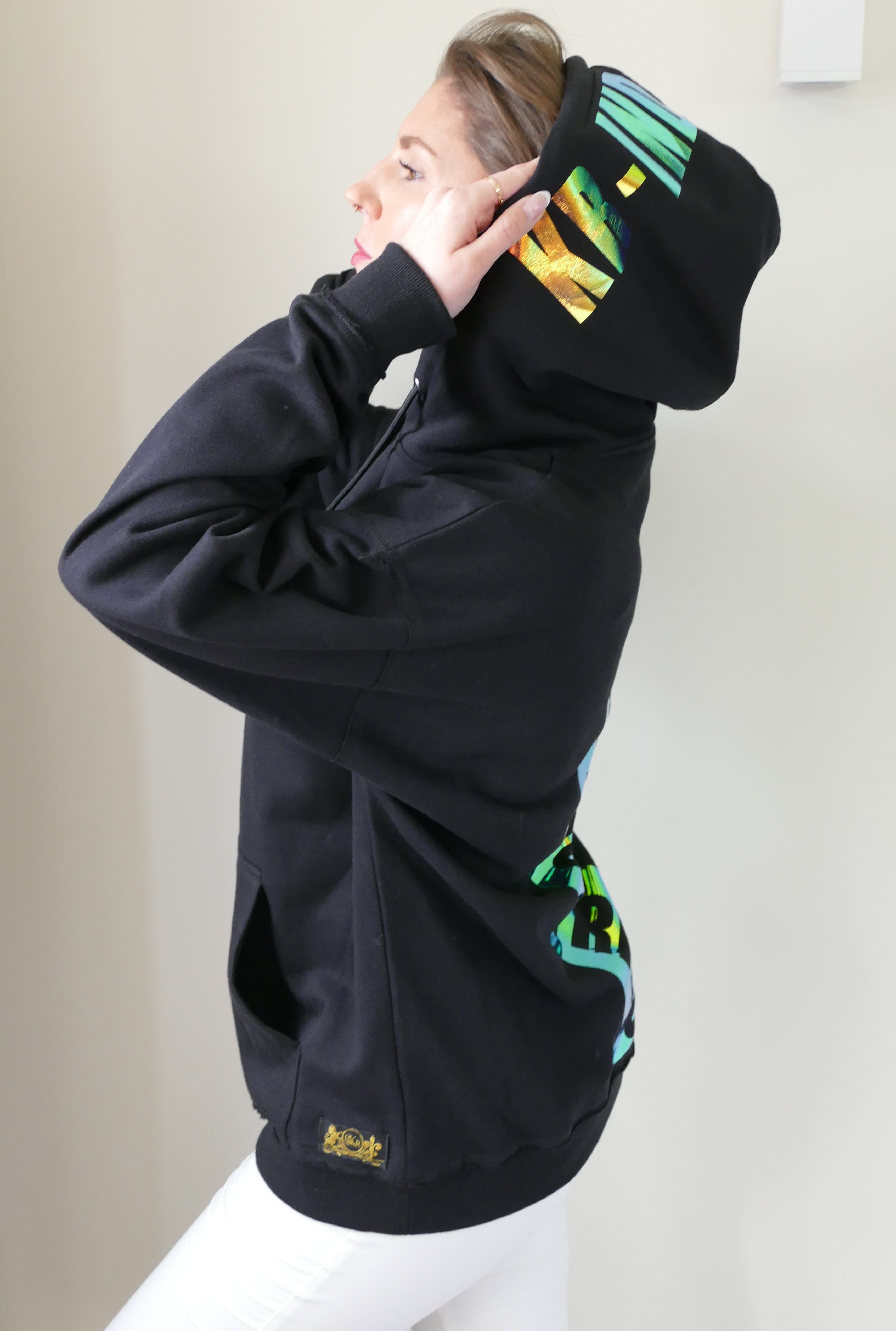 KR-Industries T-Shirt Hoodie Oversize Colorful auffällige Applikationen auf der Rückseite und Kapuze des Hoodies