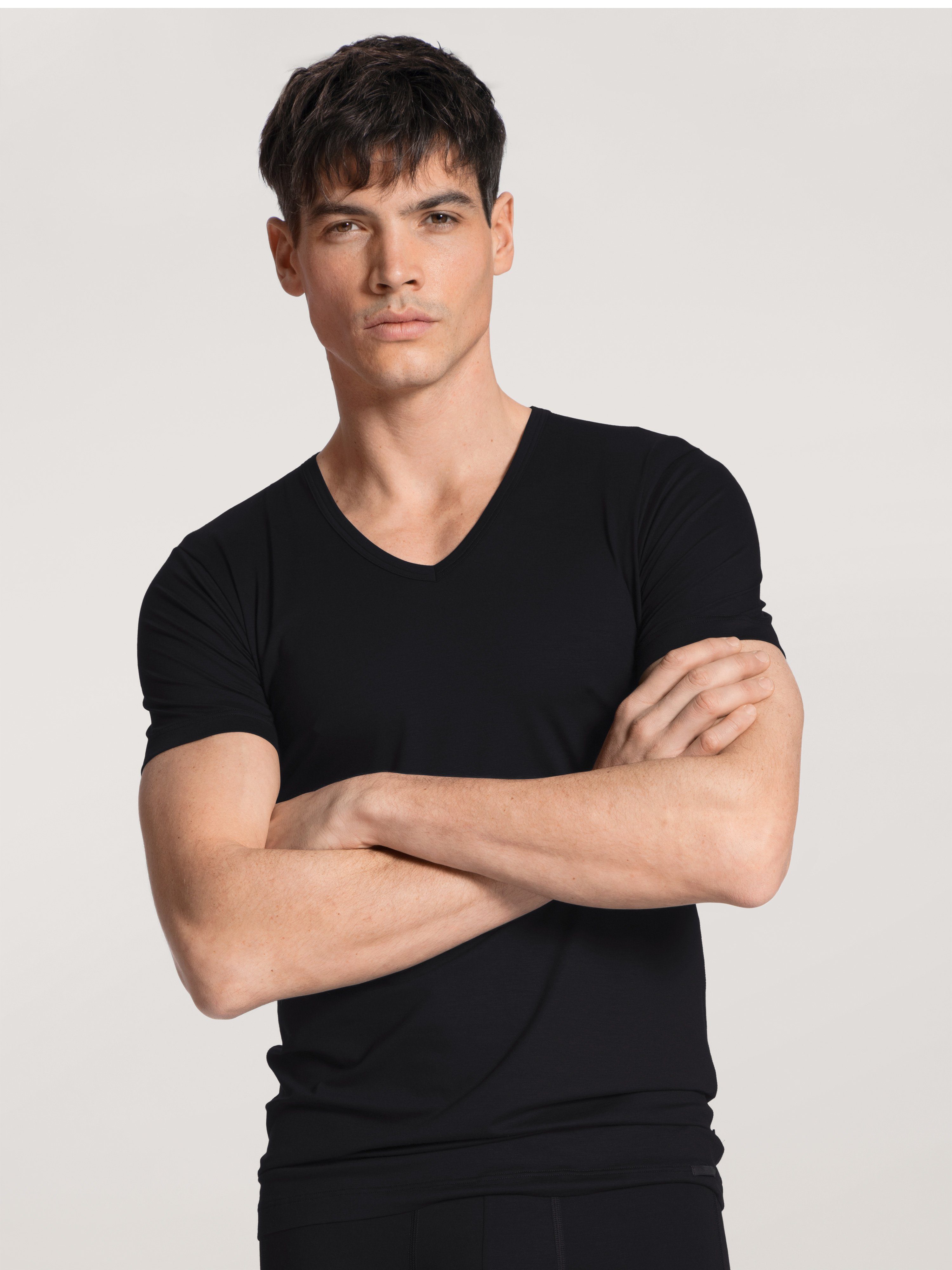 CALIDA Kurzarmshirt Focus V-Ausschnitt, Single Jersey, flache Nähte, elastisch, weich