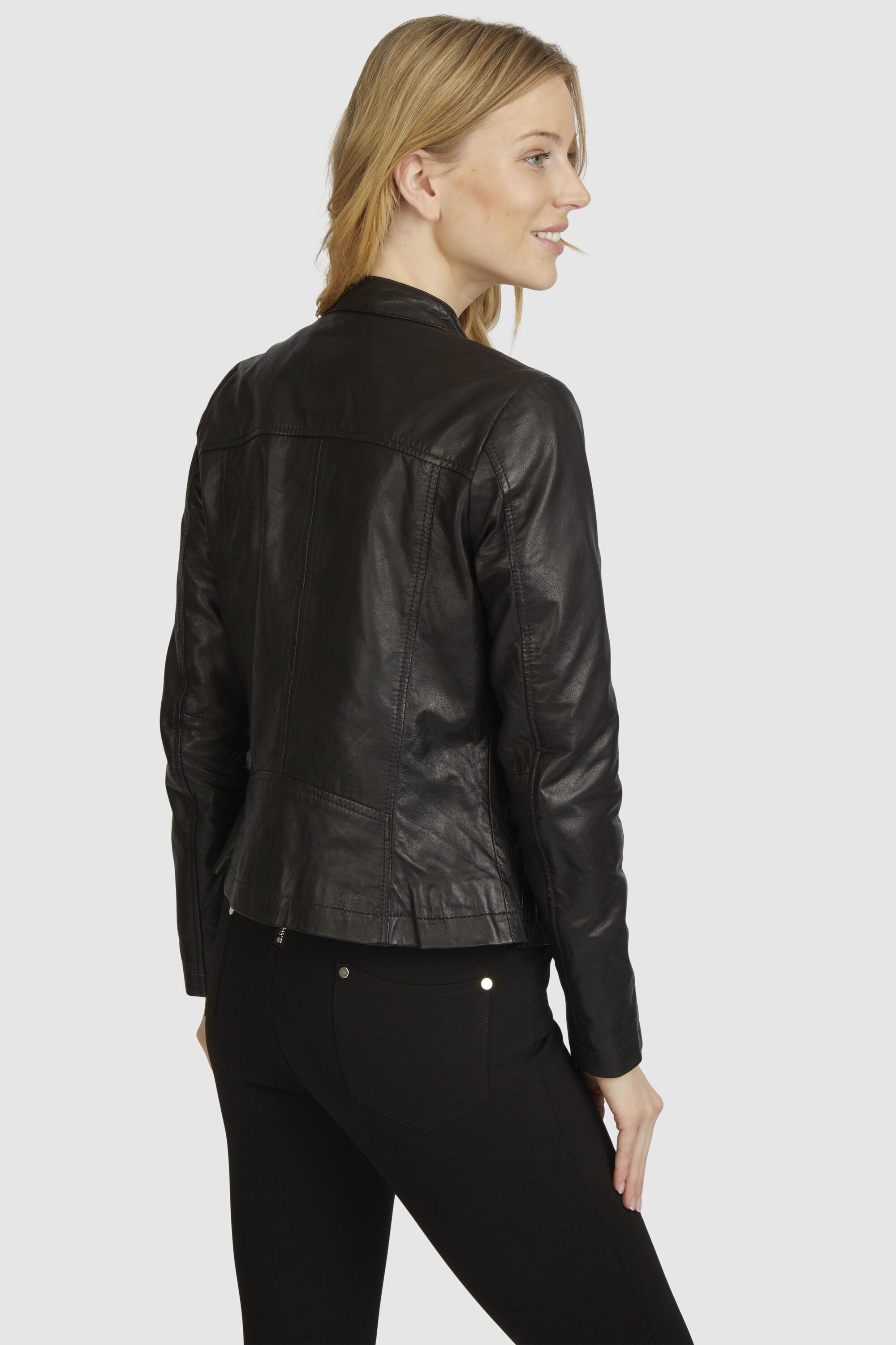 bugatti Lederjacke BULady-114 (1-St) aus weichem Leder
