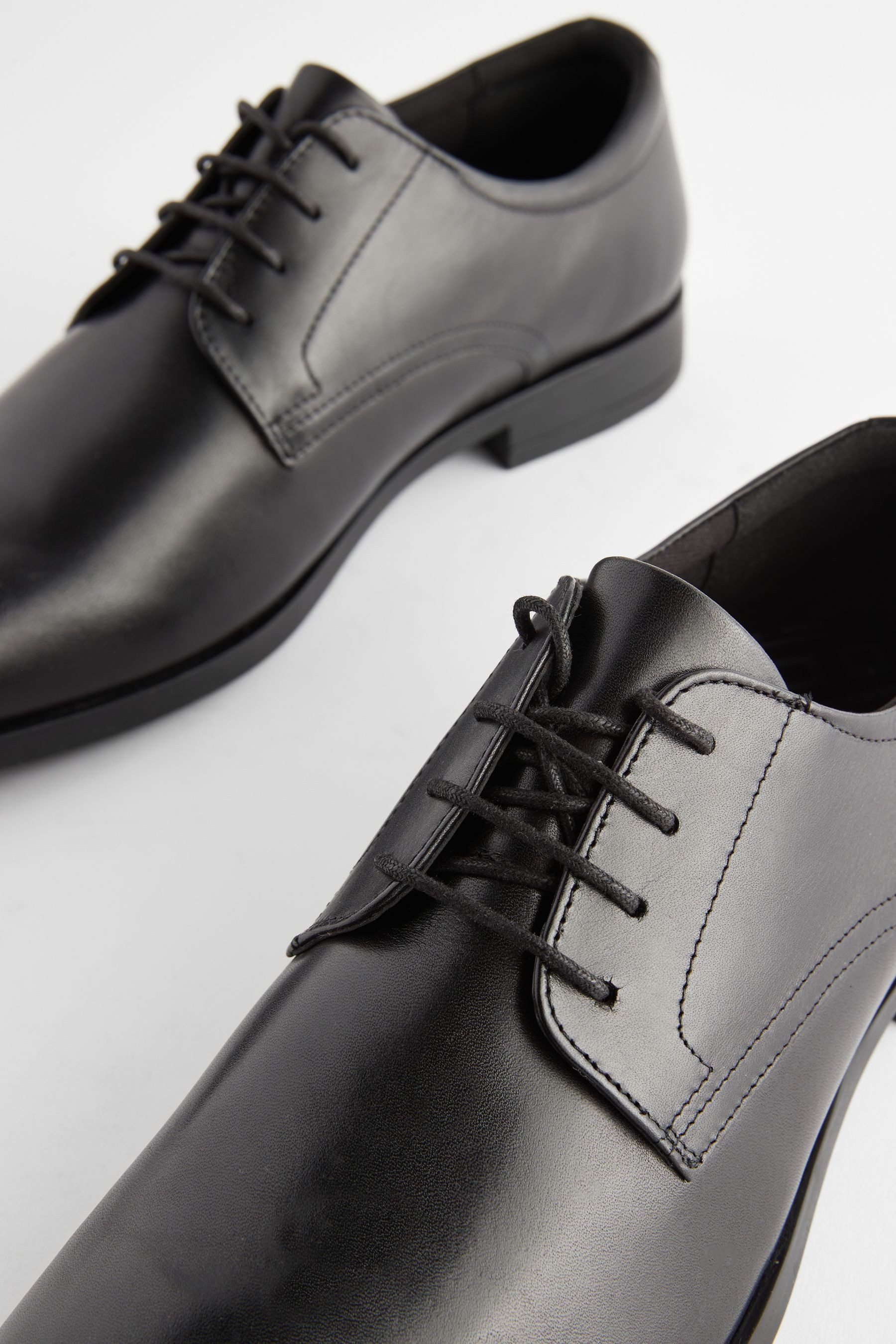 Next Unifarbene Derby-Schuhe aus Leder Schnürschuh (1-tlg)