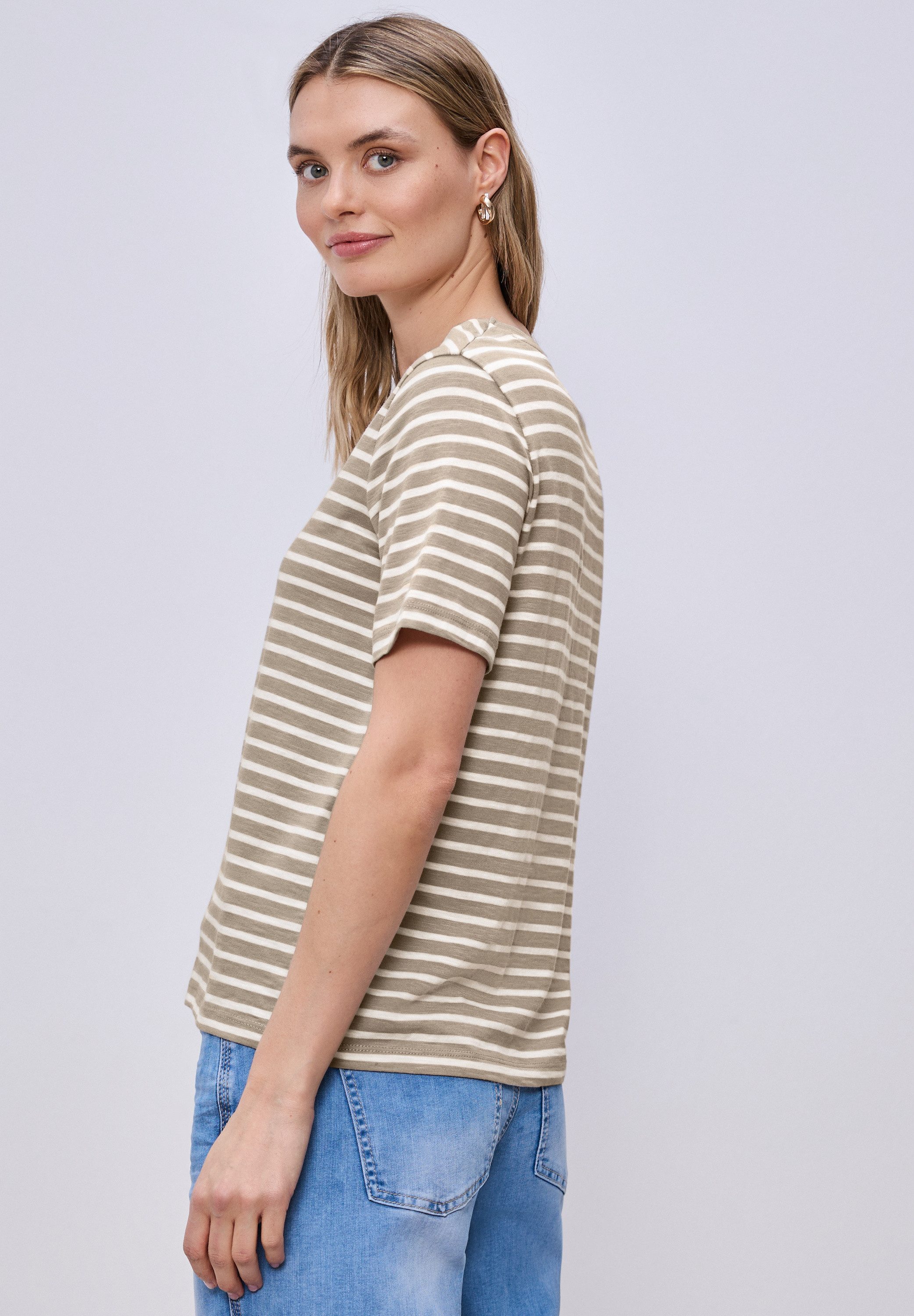 STREET ONE Kurzarmshirt Style Gerda im Streifen-Look und mit Rundhals