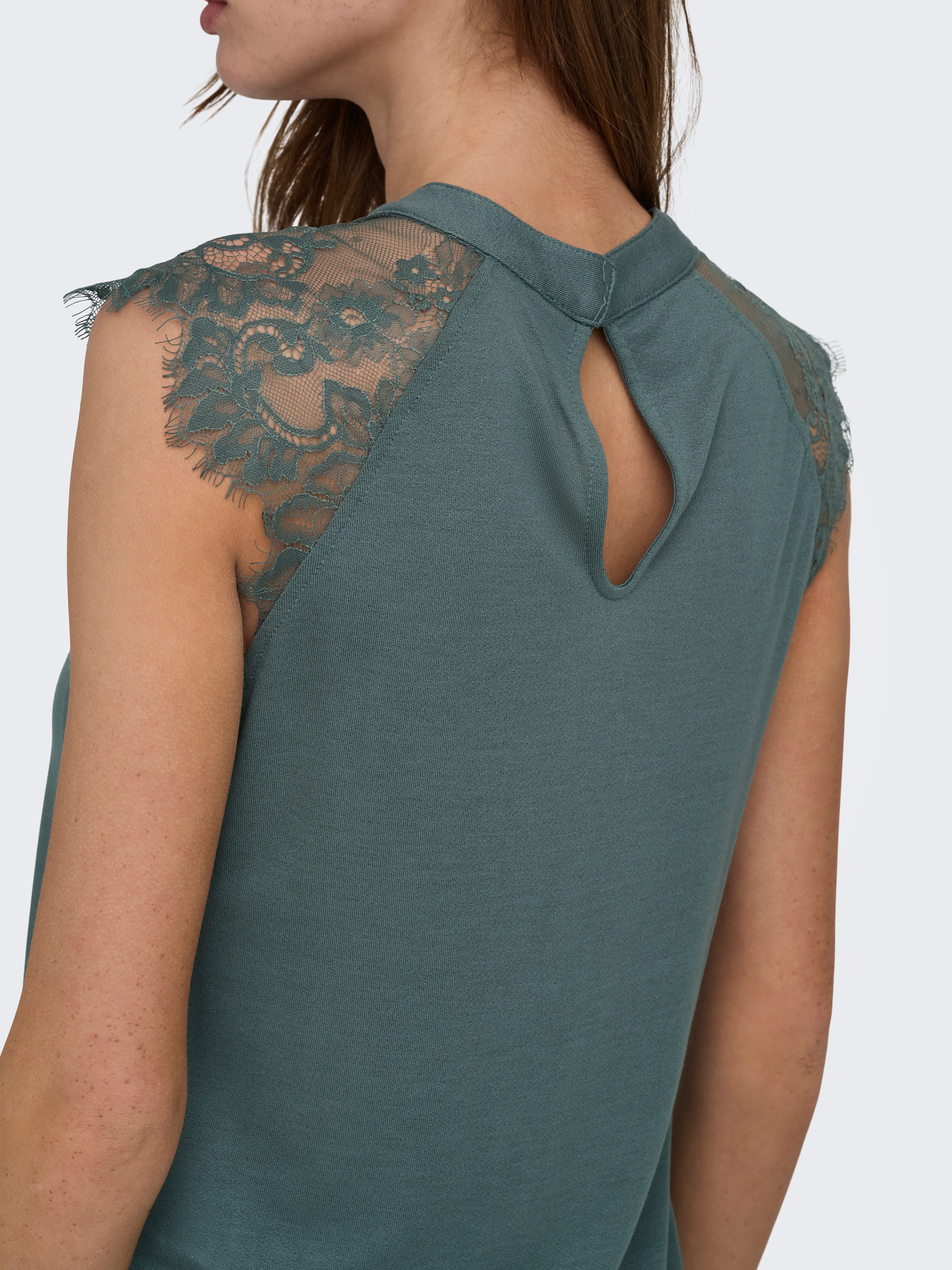 ONLY Kurzarmshirt ONLNICOLA S/S TOP CS JRS Viskose, regular fit, Rundhals