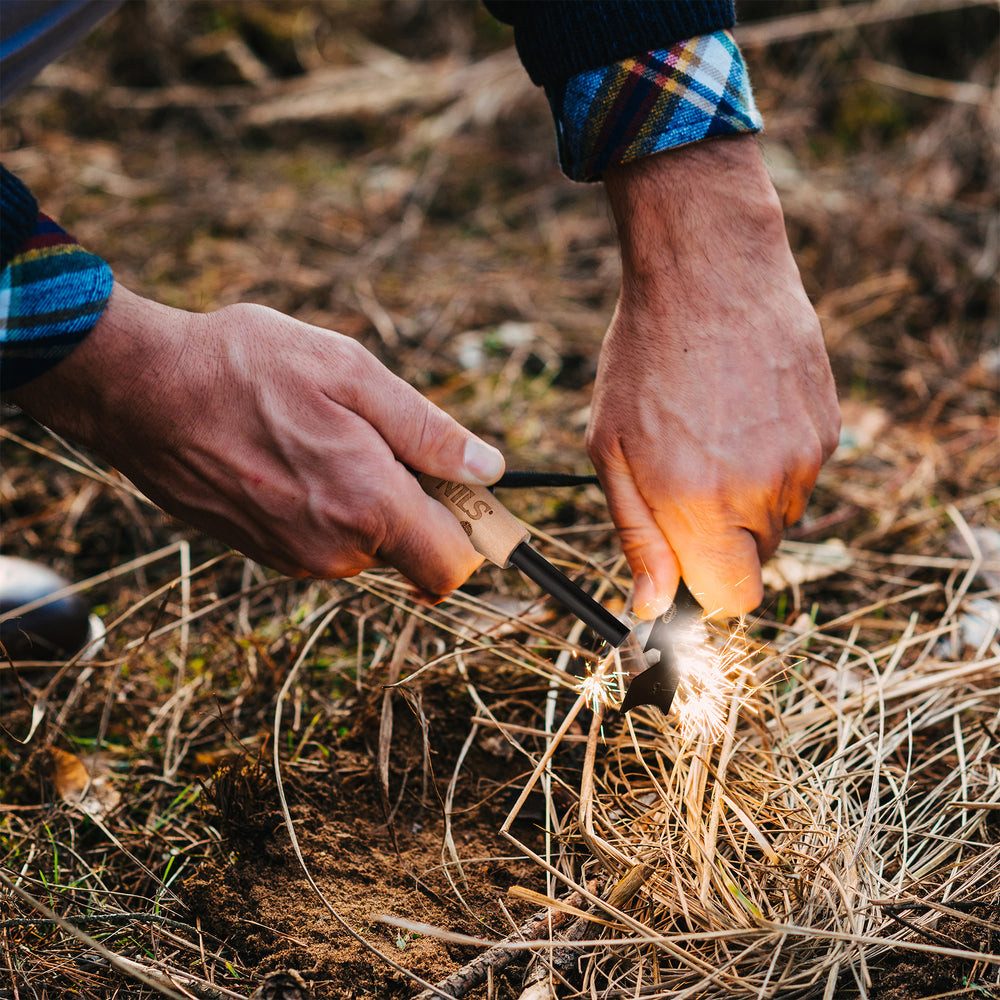 NILS CAMP Stabanzünder NC1792 Feuerstahl Magnesium-Lagerfeueranzünder (1-St., Multifunktionalität), zuverlässiger Zündstahl für Camping, Bushcraft und Survival