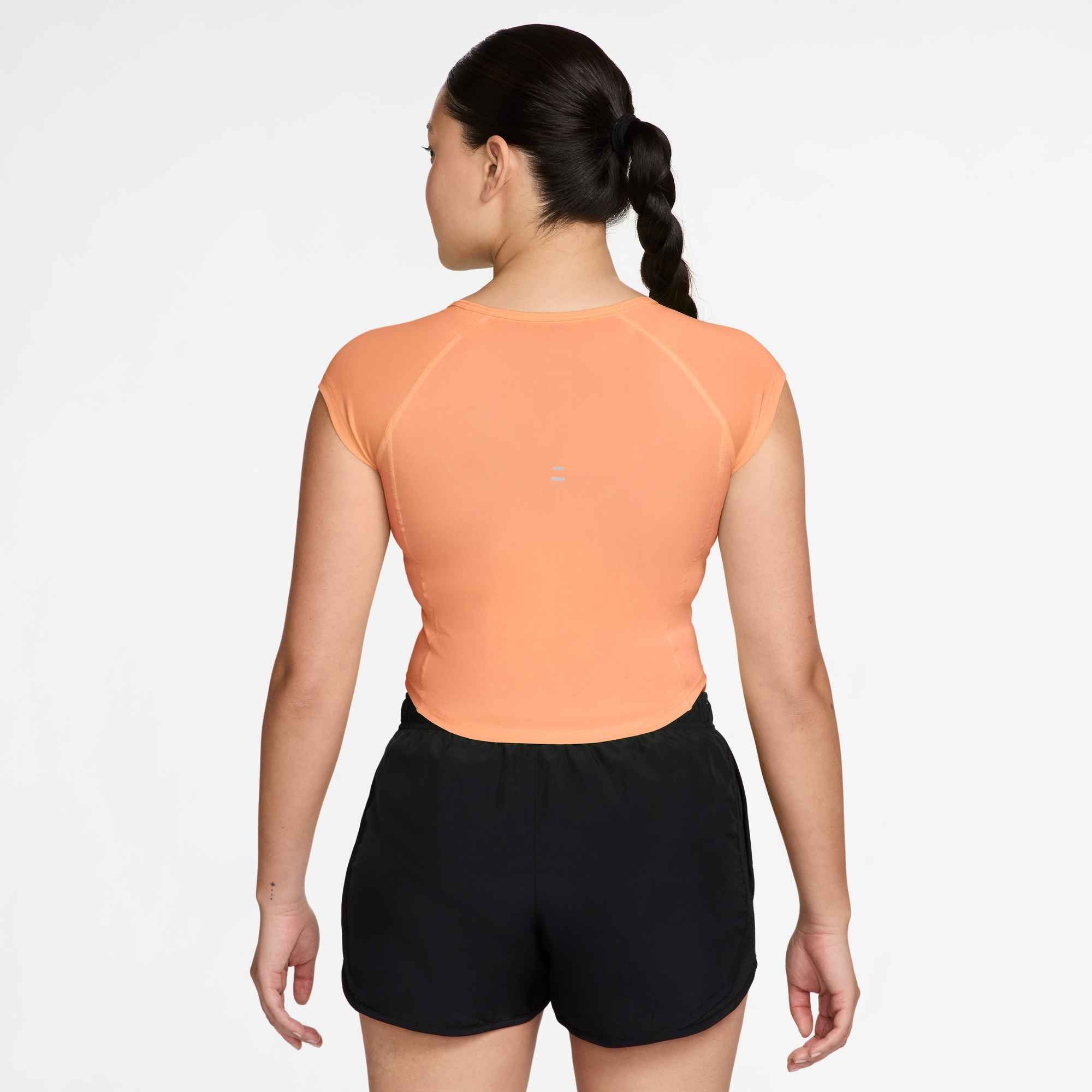 Nike Lauftop W NK TEMPO SWOOSH RUN DF SS mit Rundhalsausschnitt, normale Länge, ohne Verschluss, aus Polyester