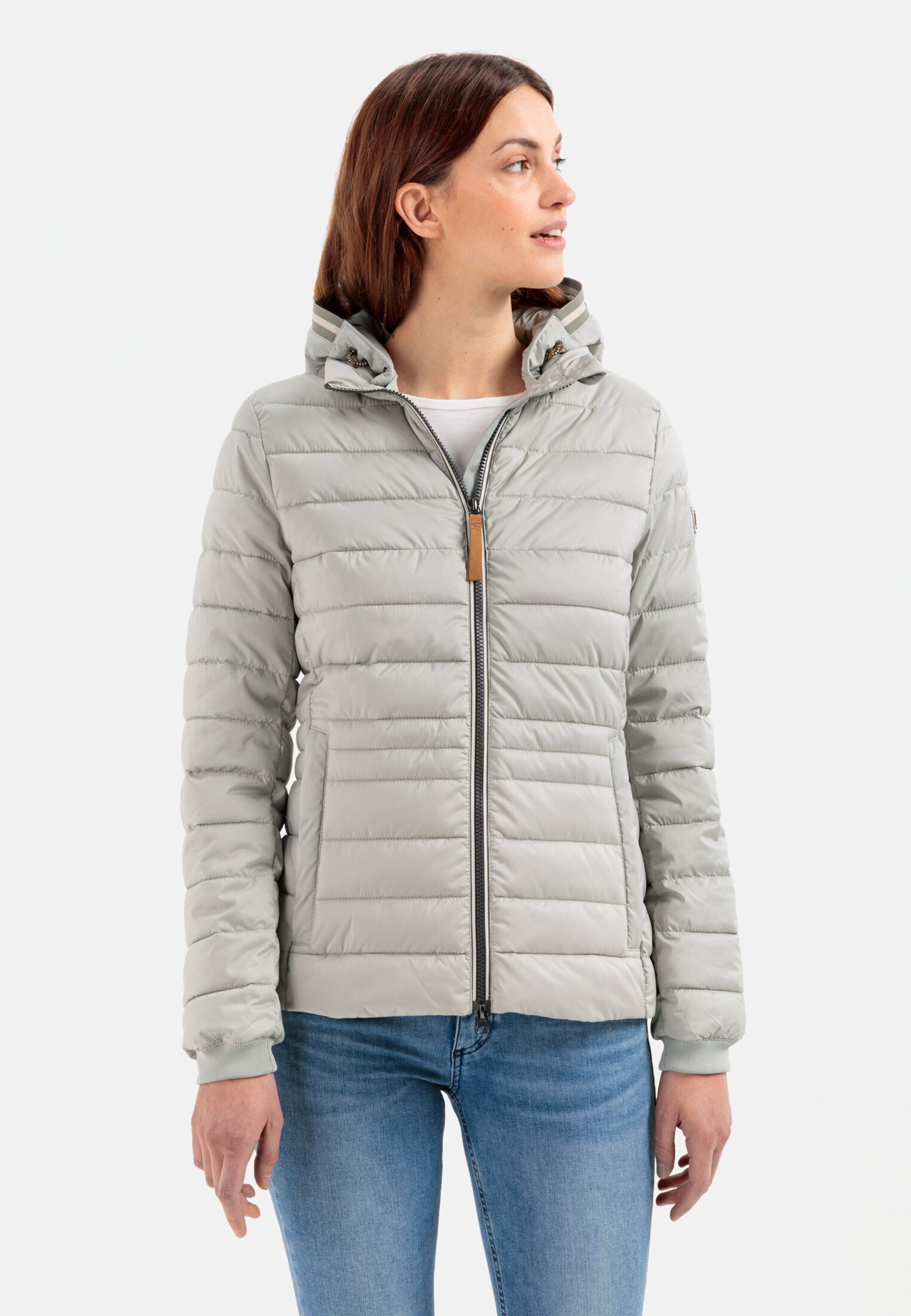 Steppjacke mit abnehmbarer Kapuze