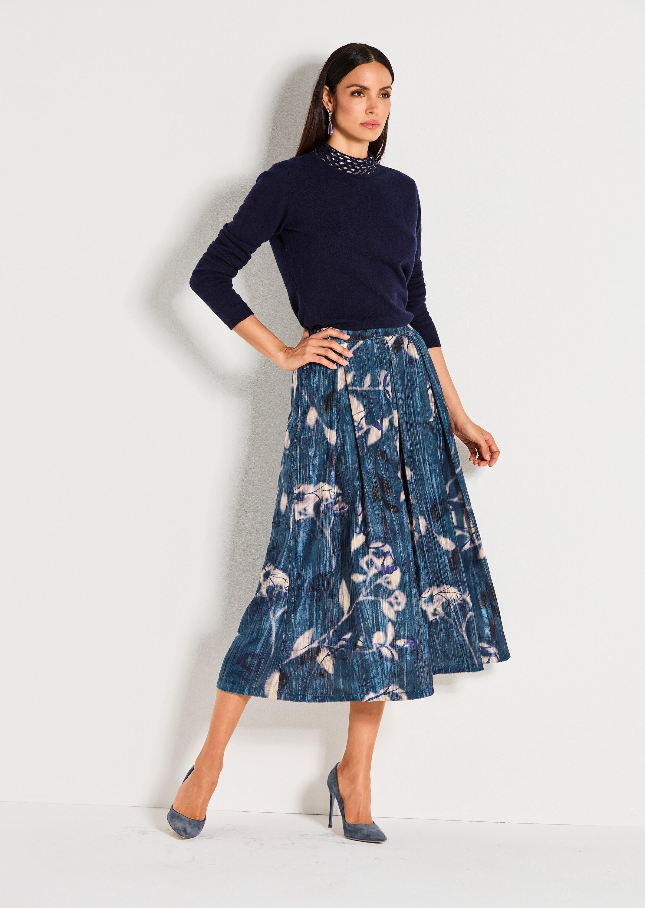 MADELEINE Maxirock Eleganter Midirock mit floralem Design Samtrock mit elastischem Bund und Crinkle-Struktur, wadenlang