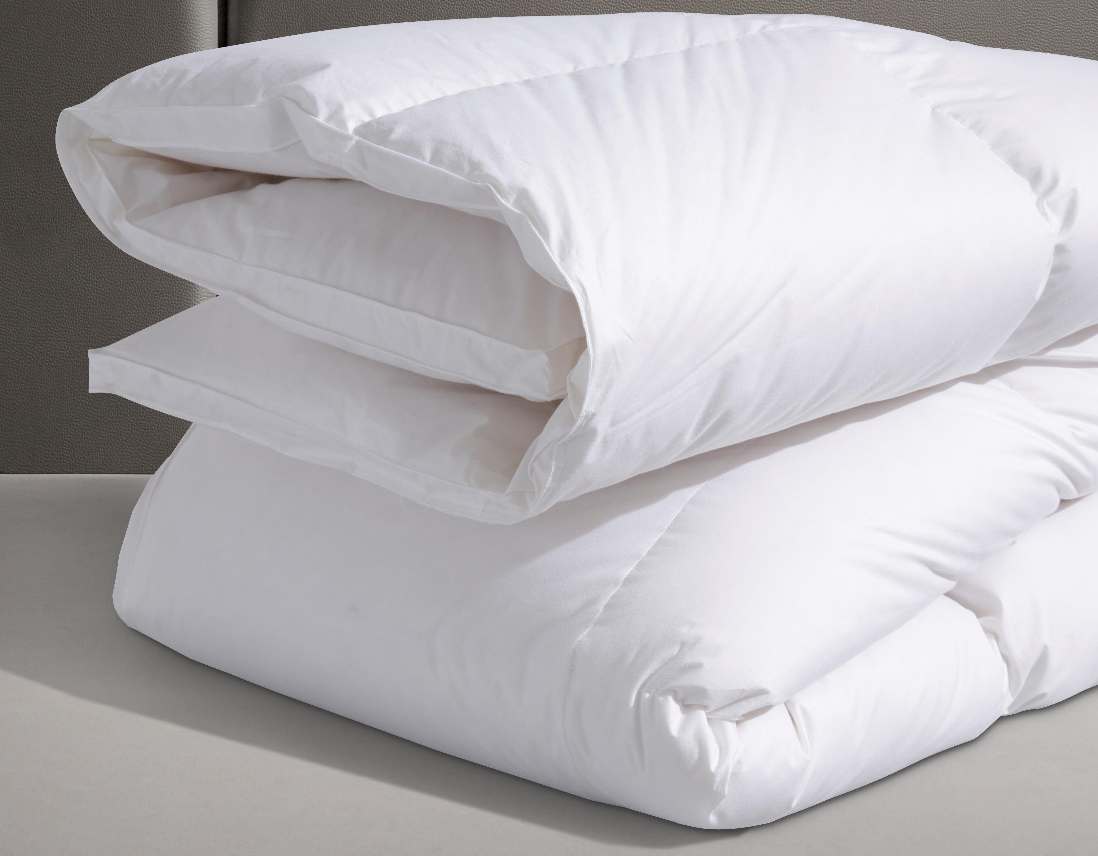 Haeussling Daunenbettdecke Swiss Royal, Bettdecken für Sommer und Winter, Ganzjahresdecke, Decke, Füllung: 90% Daunen, 10% Federn, Bezug: 100% Baumwolle, Bettdecke 135x200 cm, 155x220 cm & weitere Größen, Made in Germany