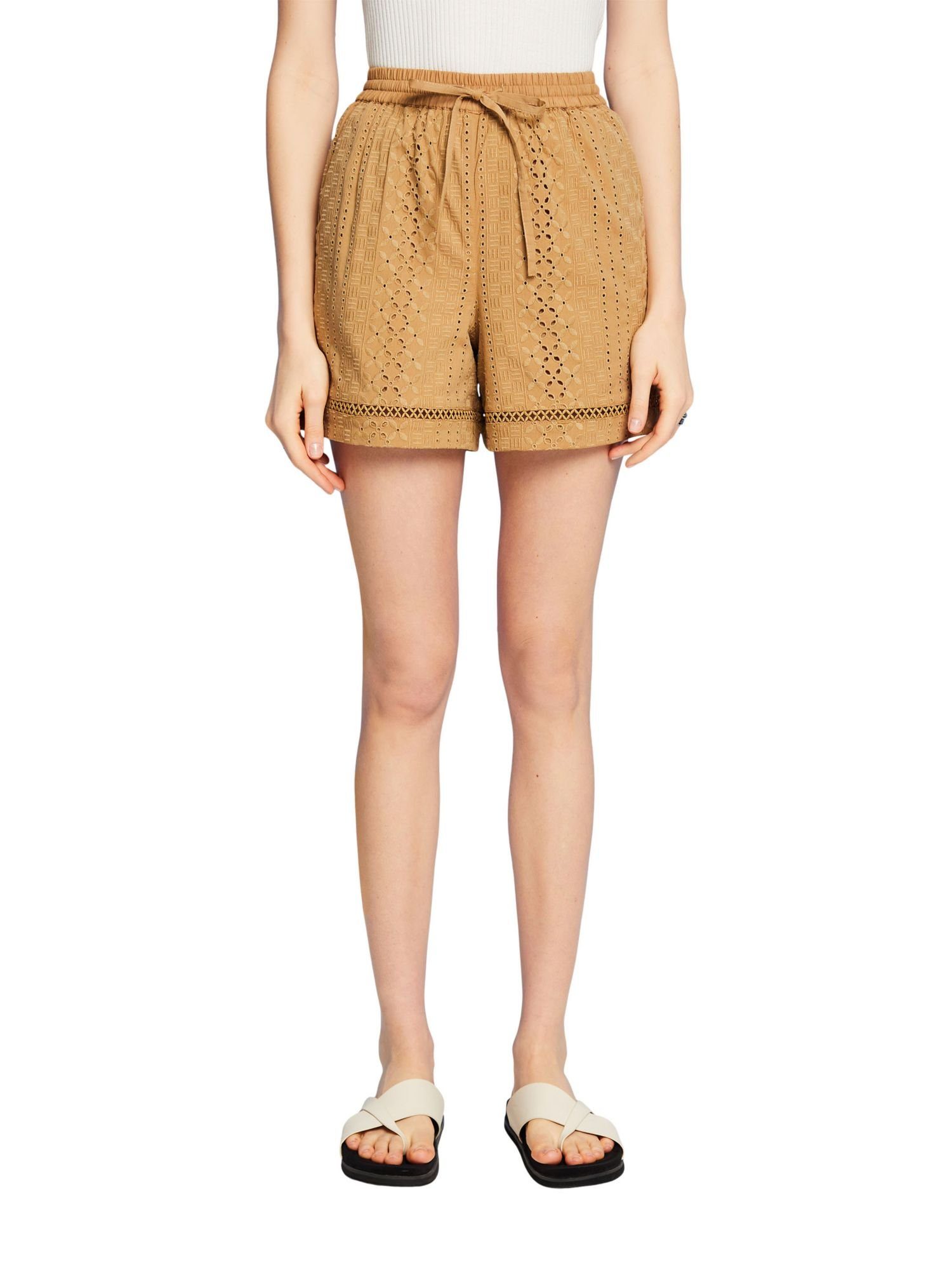 Esprit (1-tlg) BEIGE KHAKI Shorts, LENZING™ Bestickte ECOVERO™ Shorts