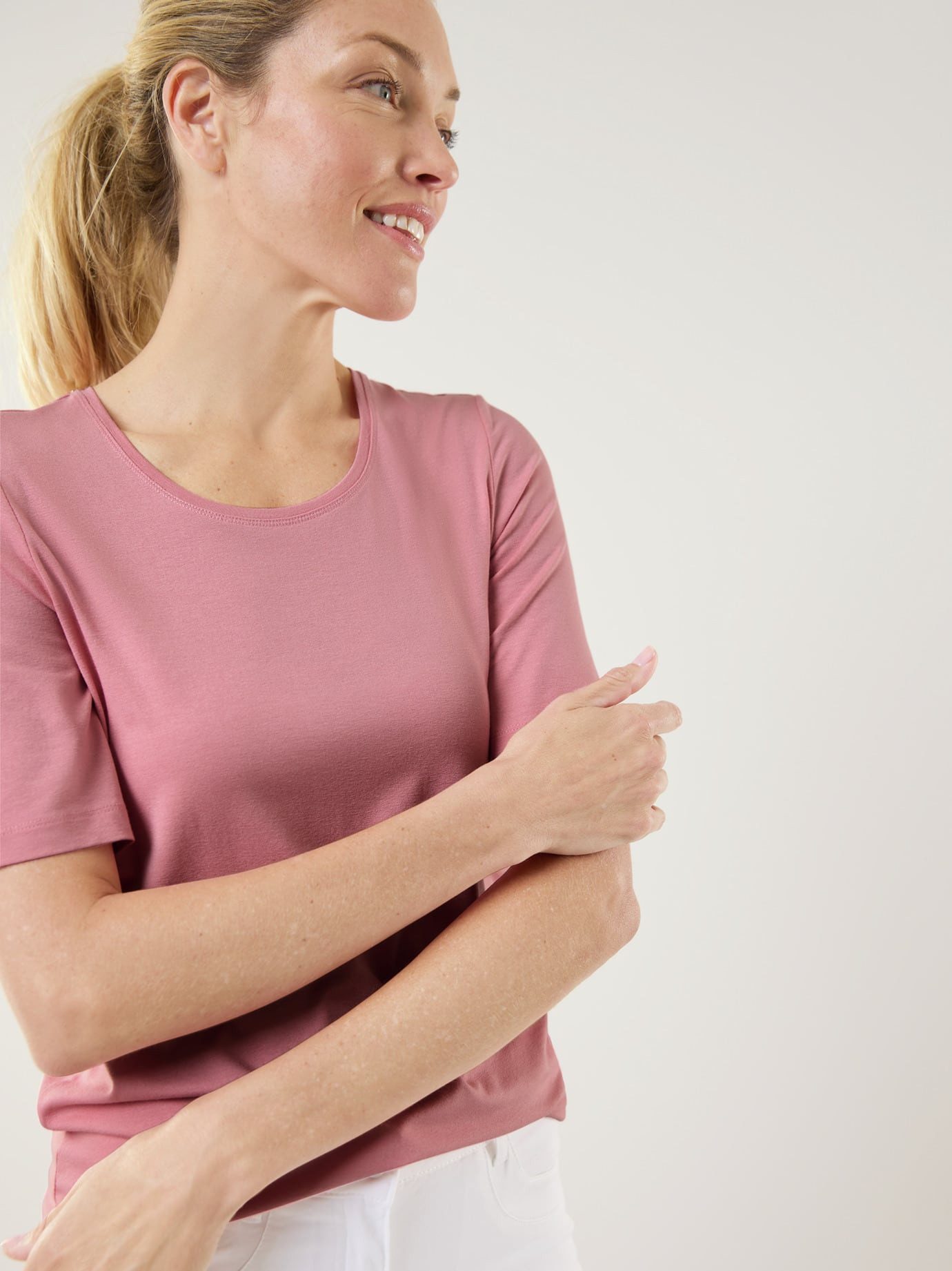 Walbusch T-Shirt Damen Viskose Shirt Rundhals Kurzarm leicht tailliert pflegeleicht Zart glänzende Jersey-Qualität, elastischer Sitz