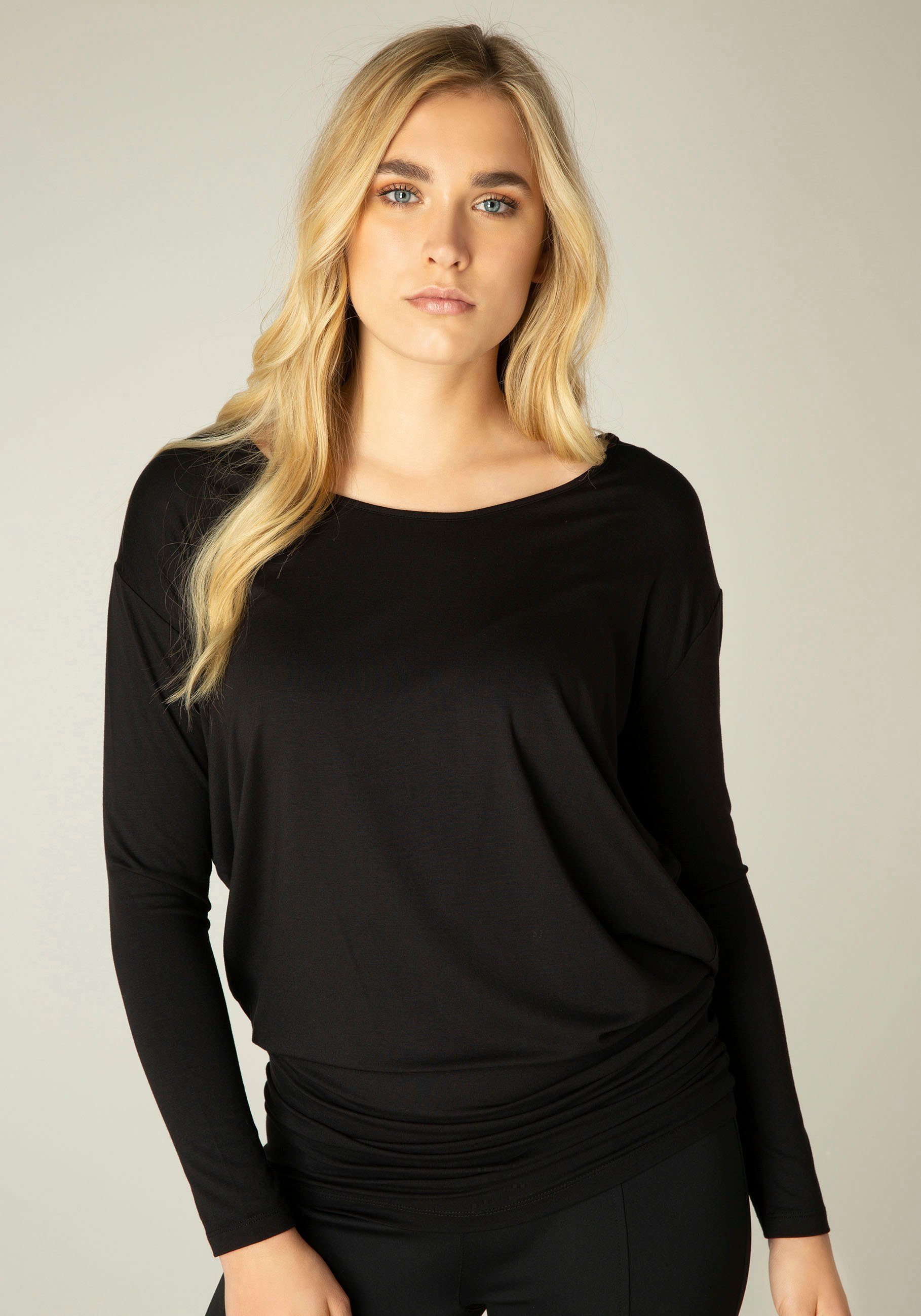 Base Level Langarmshirt Yolanda Weiter Schnitt mir formgebendem Einsatz in günstig online kaufen