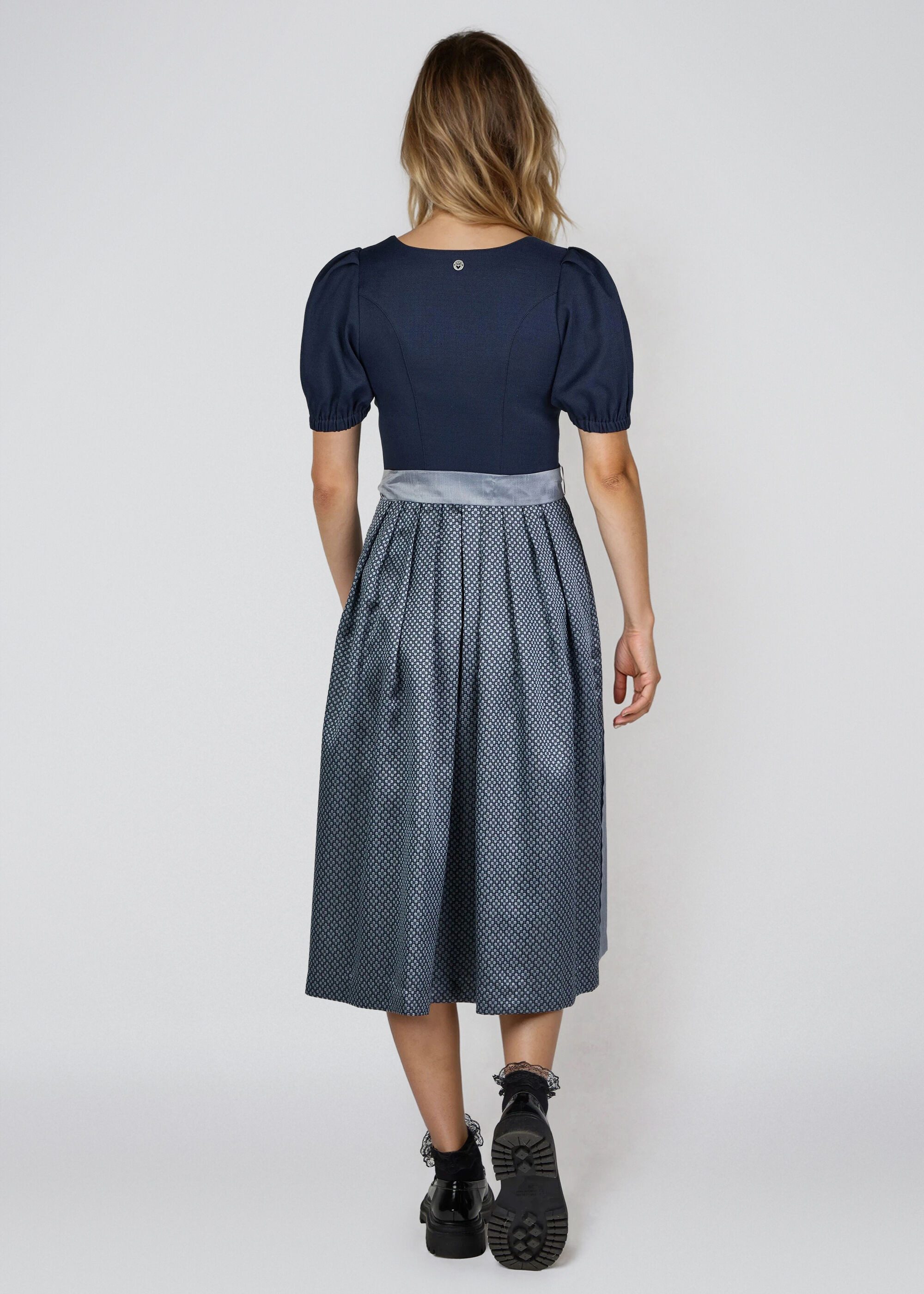 Spieth & Wensky Dirndl Hallein Herzchen-Ausschnitt, mit funkelnden Knöpfen vorne