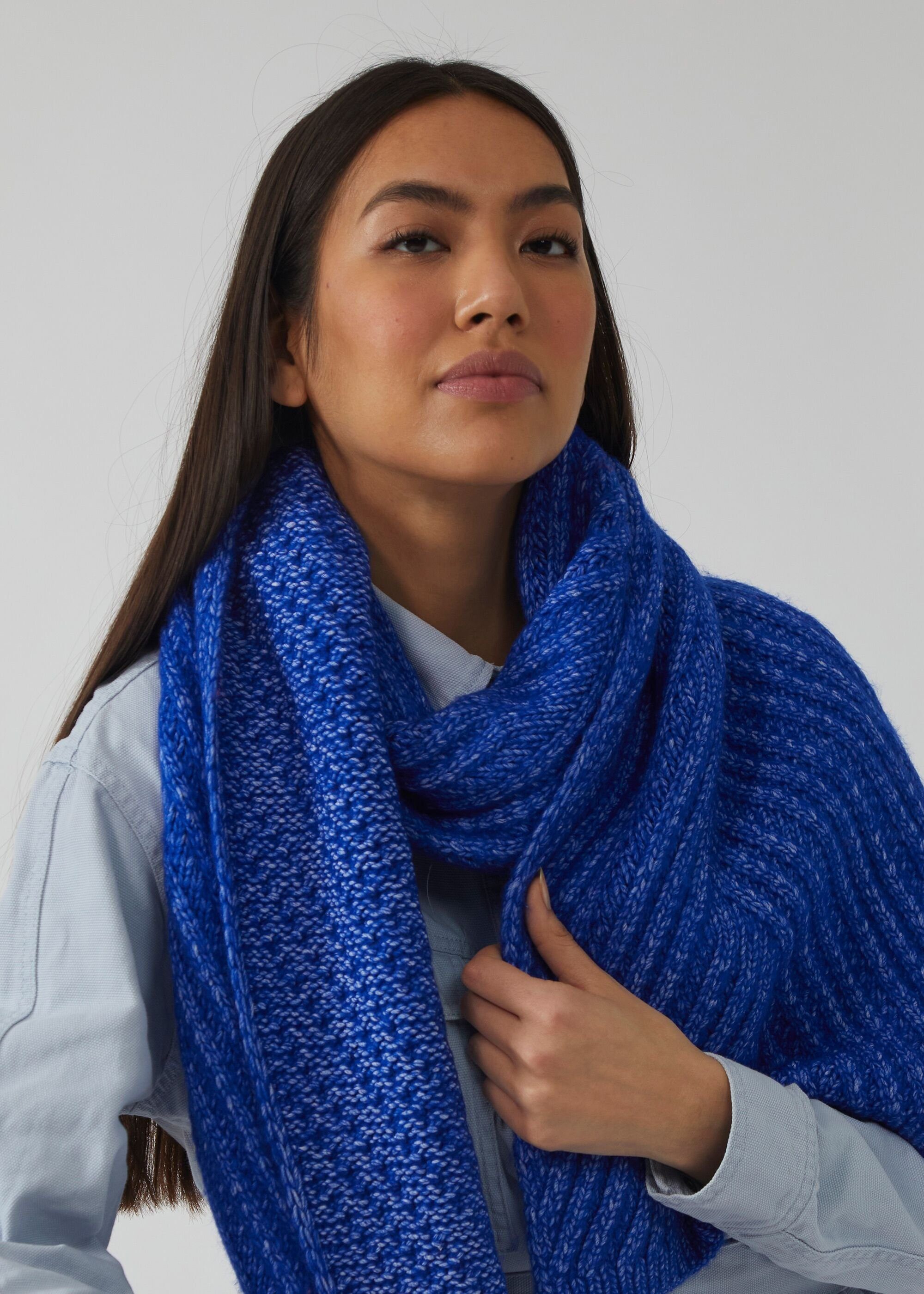 aus MEDIUM KNIT COLLECTION, Modeschal modischem BLUE Struktur-Strick Codello