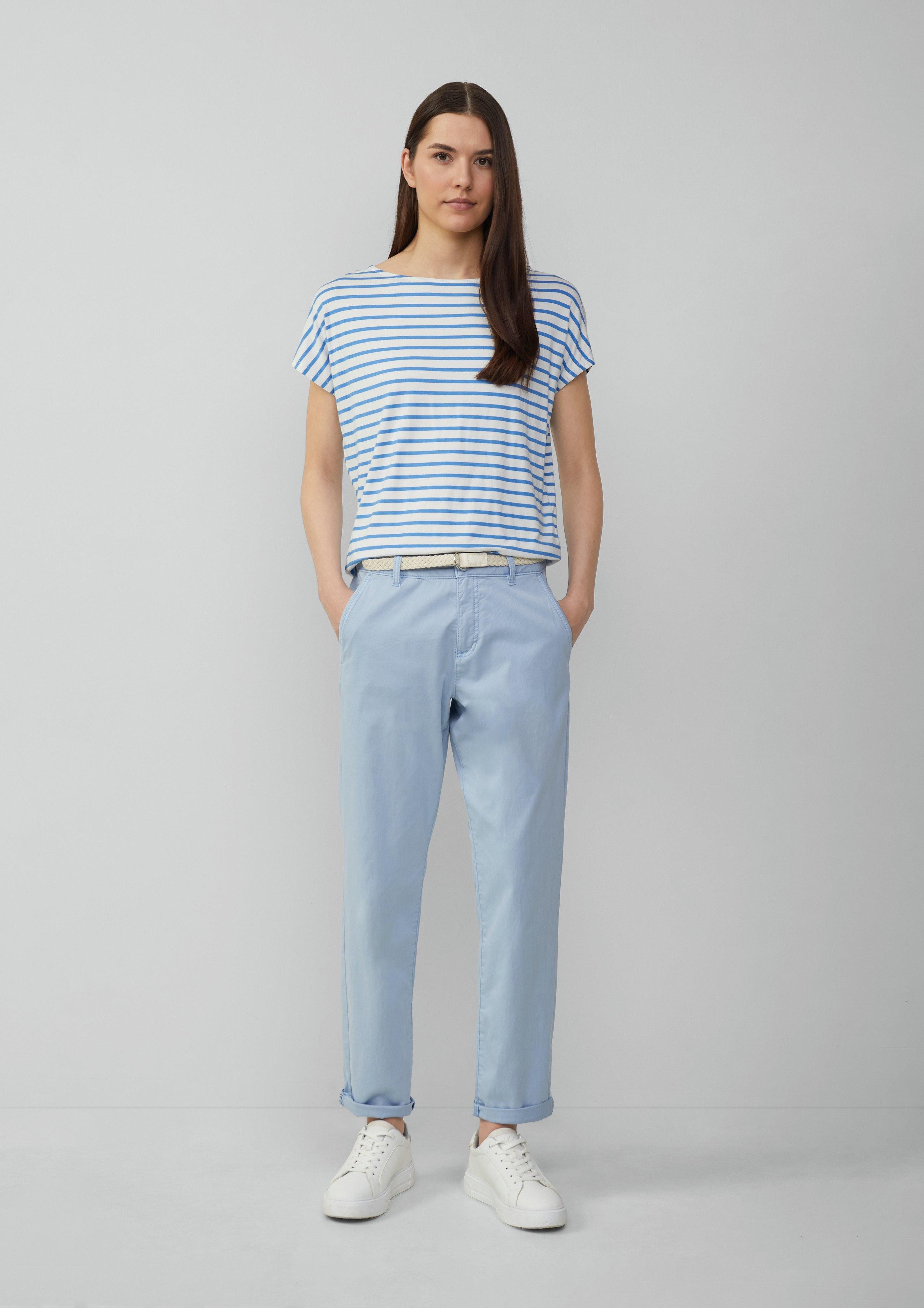 Stoffhose Chino mit geflochtenem Gürtel und Garment Dye