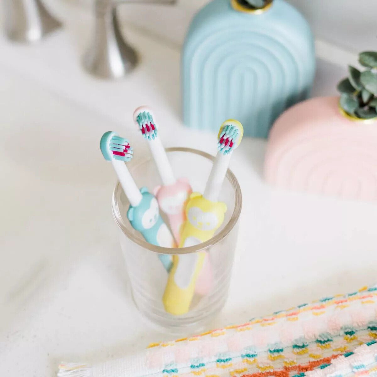 MAM Lernzahnbürste Baby Learn to Brush Set, mit Sicherheitsschild, ab 5 Monaten