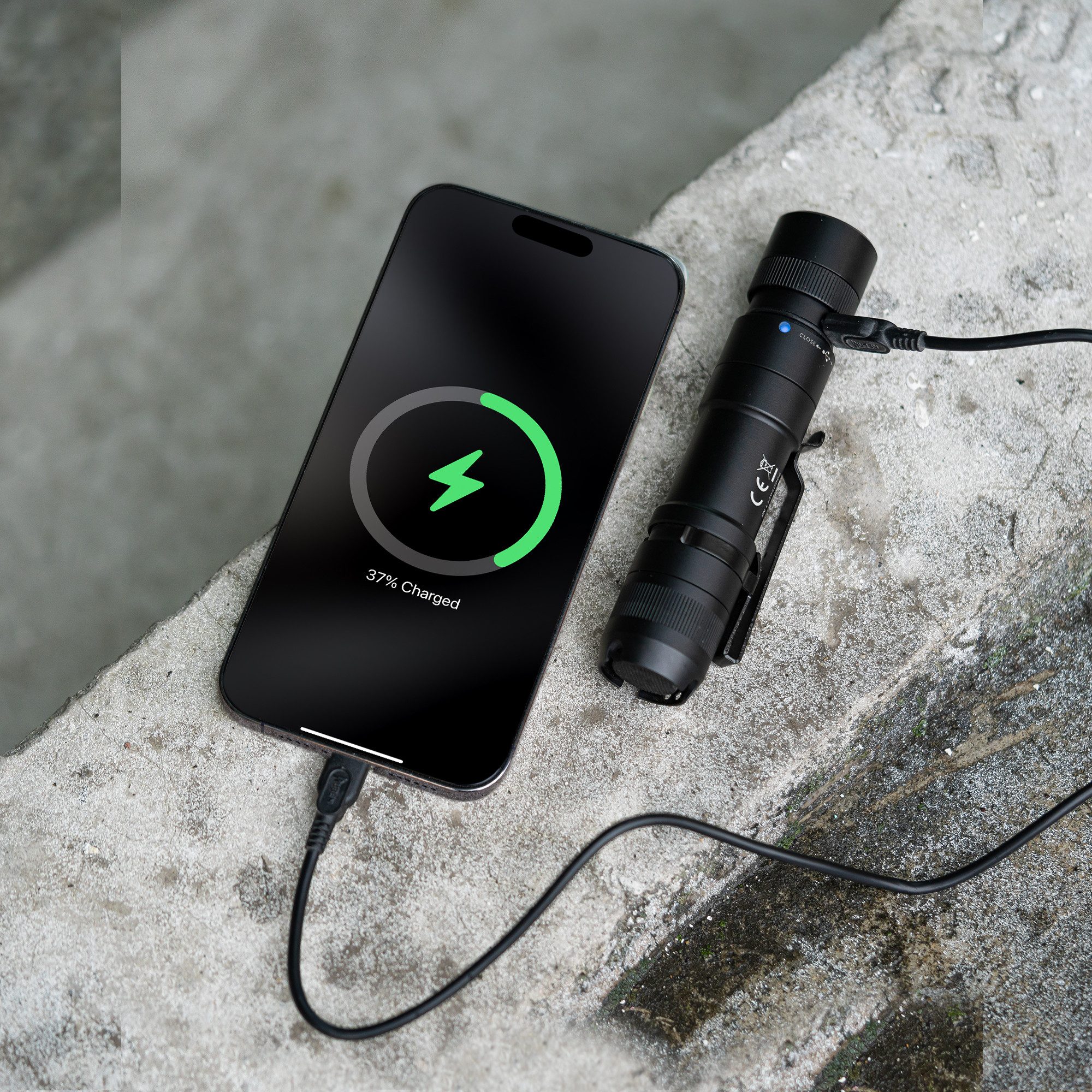 Wuben LED Taschenlampe L3, 3000 lm, IP68, 7 Modi, USB-C, 4800 mAh, 120 h Laufzeit, 2 m stoßfest