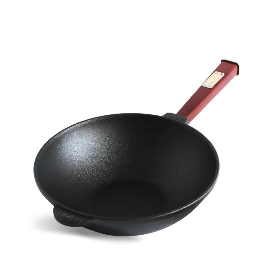 4BIG.fun Wok Wokpfanne 2,2 L Gusseisen Wok Schmortopf 24 cm, Gusseisen (Asia Wok - Grillpfanne), Holzgriff abschraubbar, Induktionsgeeignet