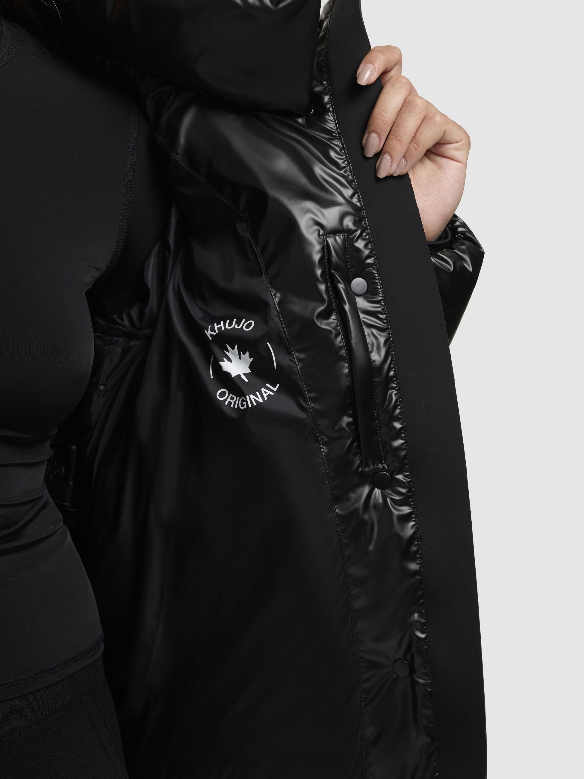 khujo Steppjacke Rinja Shiny-YM Glänzende kurze Winterjacke für Damen