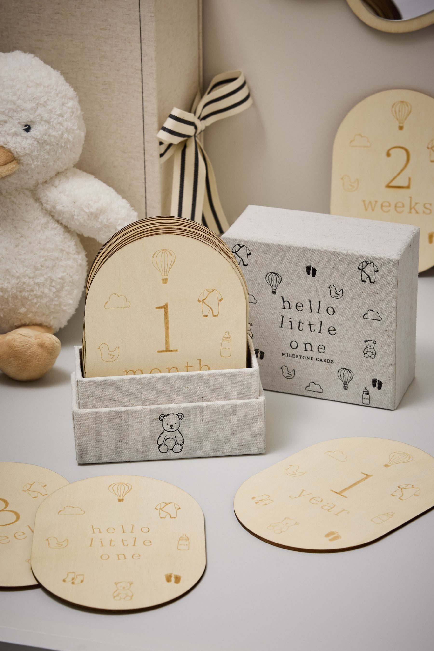 Next Neugeborenen-Geschenkset Bab -Meilensteinkarten aus Holz, Icons (1-tlg)