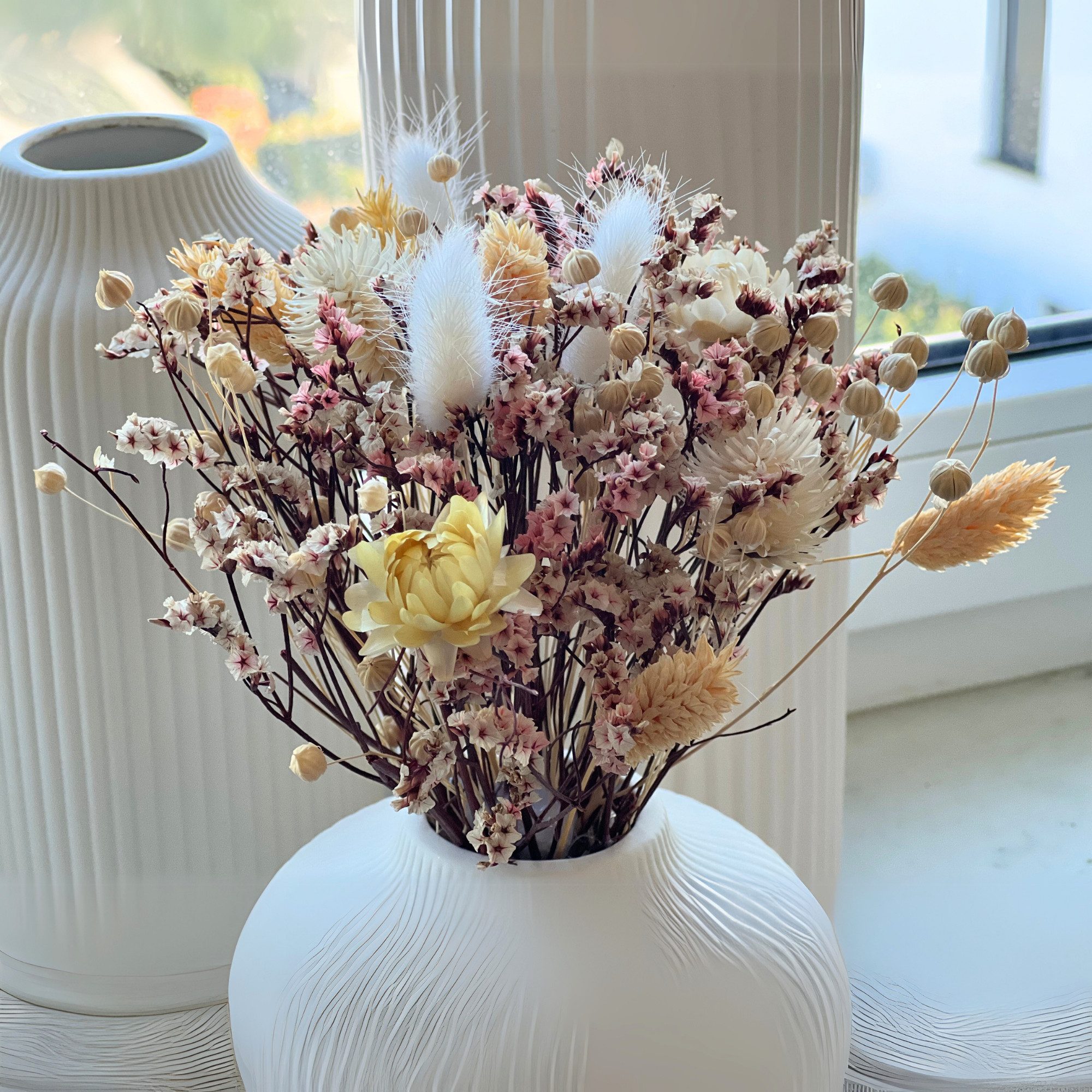 Trockenblume Trockenblumenstrauß Deko im Boho-Stil Trockenblumen Bouquet Mini Lagurus (Bunny Tails), Limonium, Phalaris, Hortensien, Gypsophila, Layba, Getrocknete & konservierte Naturblumen