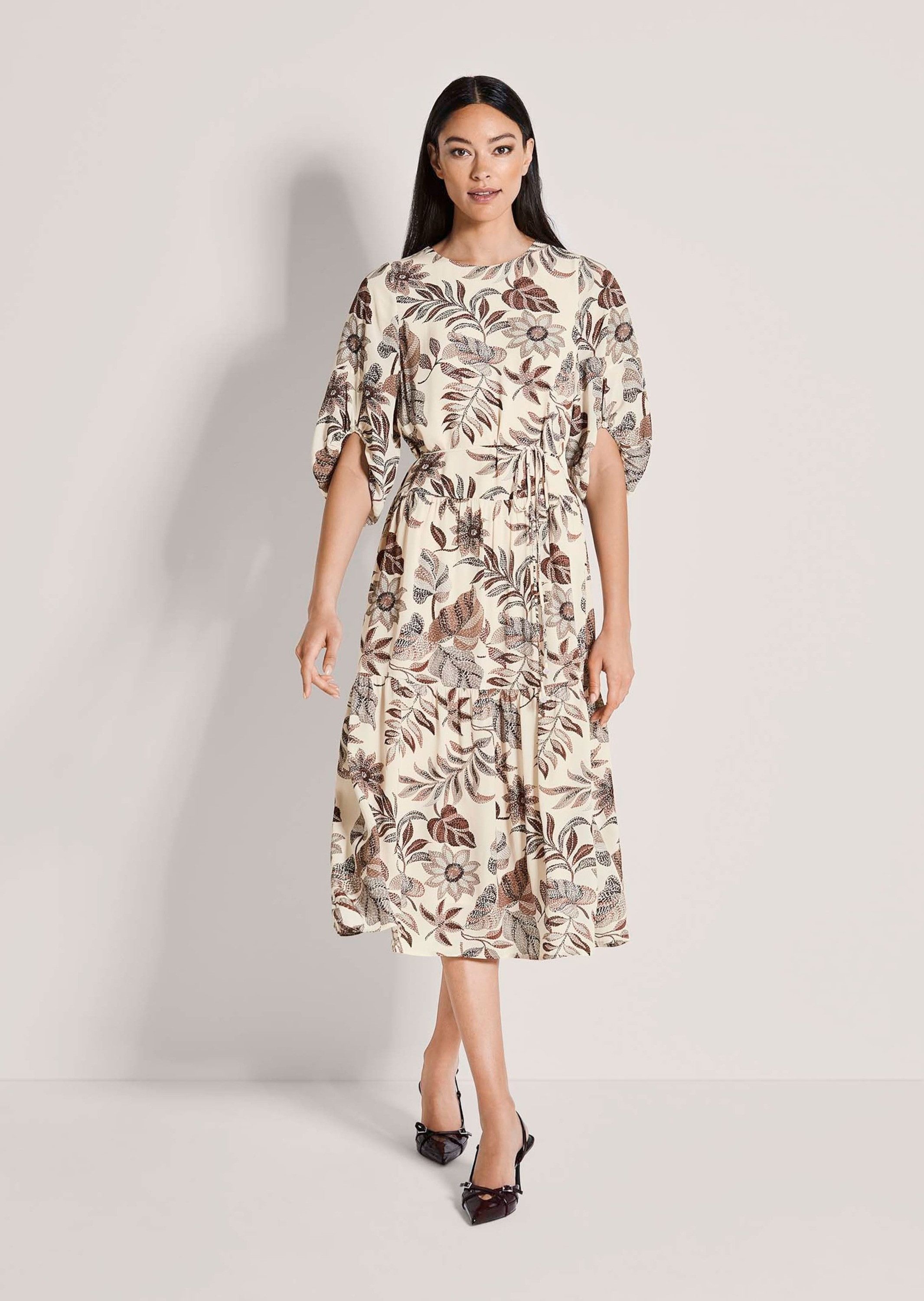 MADELEINE Maxikleid Viskosekleid mit floralem Design Sommerkleid mit Rundha günstig online kaufen
