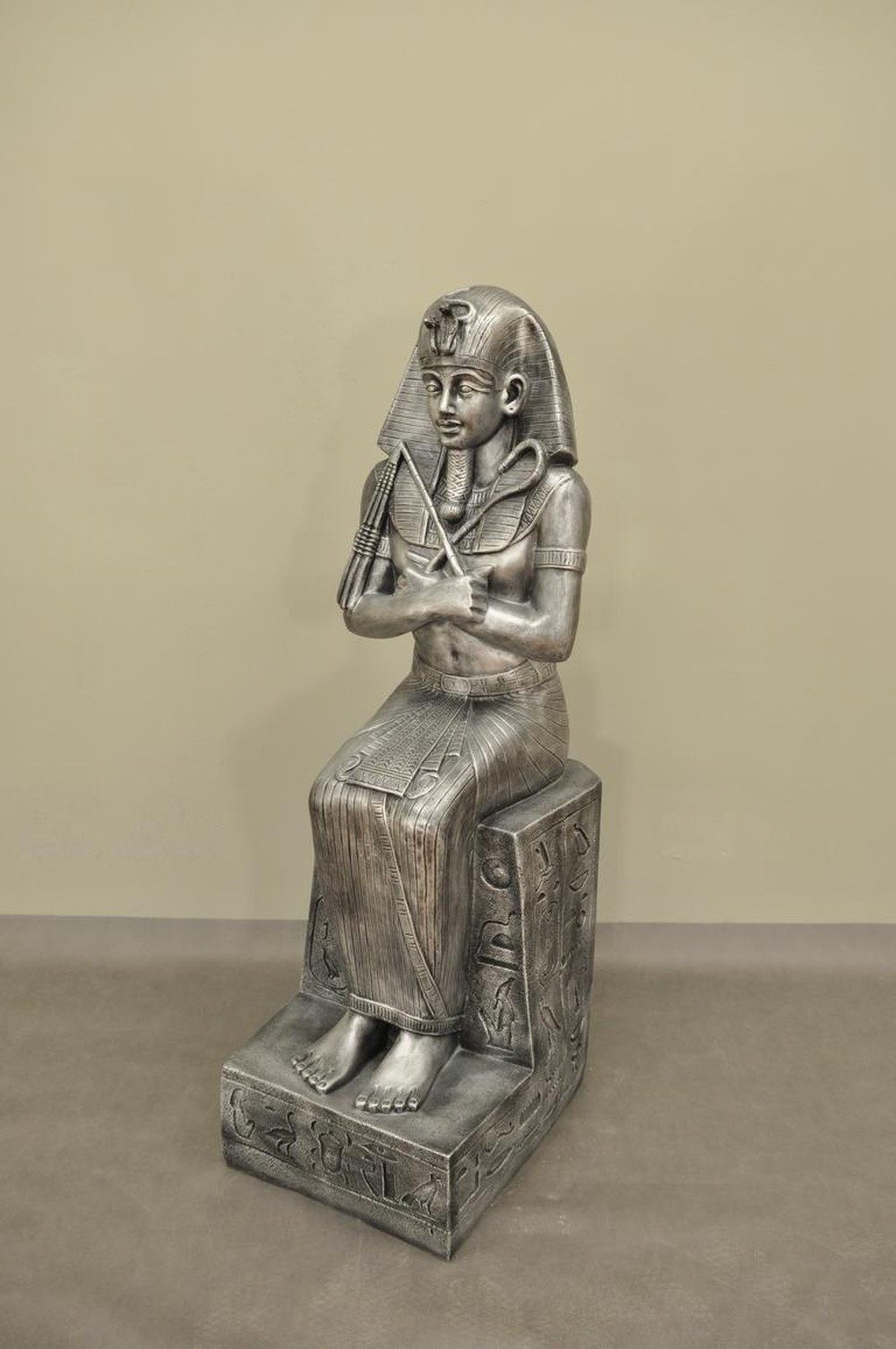 JVmoebel Skulptur Ägyptische Pharao Statue aus Polyresin in Antikoptik, Made in Europa