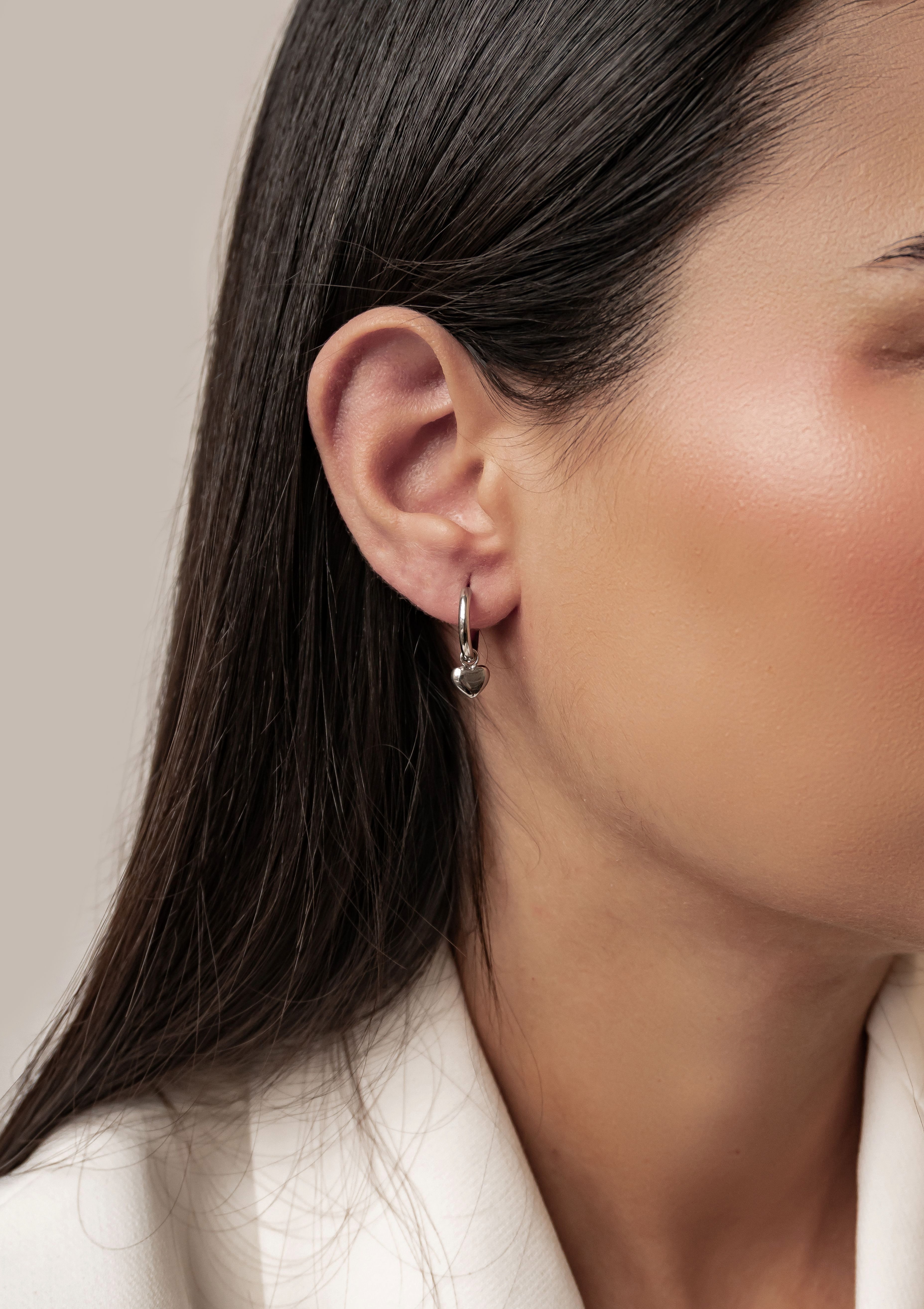 Hey Happiness Paar Creolen Chunky Herz Charm für Damen, wasserfest, Kleine Herz Anhänger Creolen, moderne Statement Ohrringe