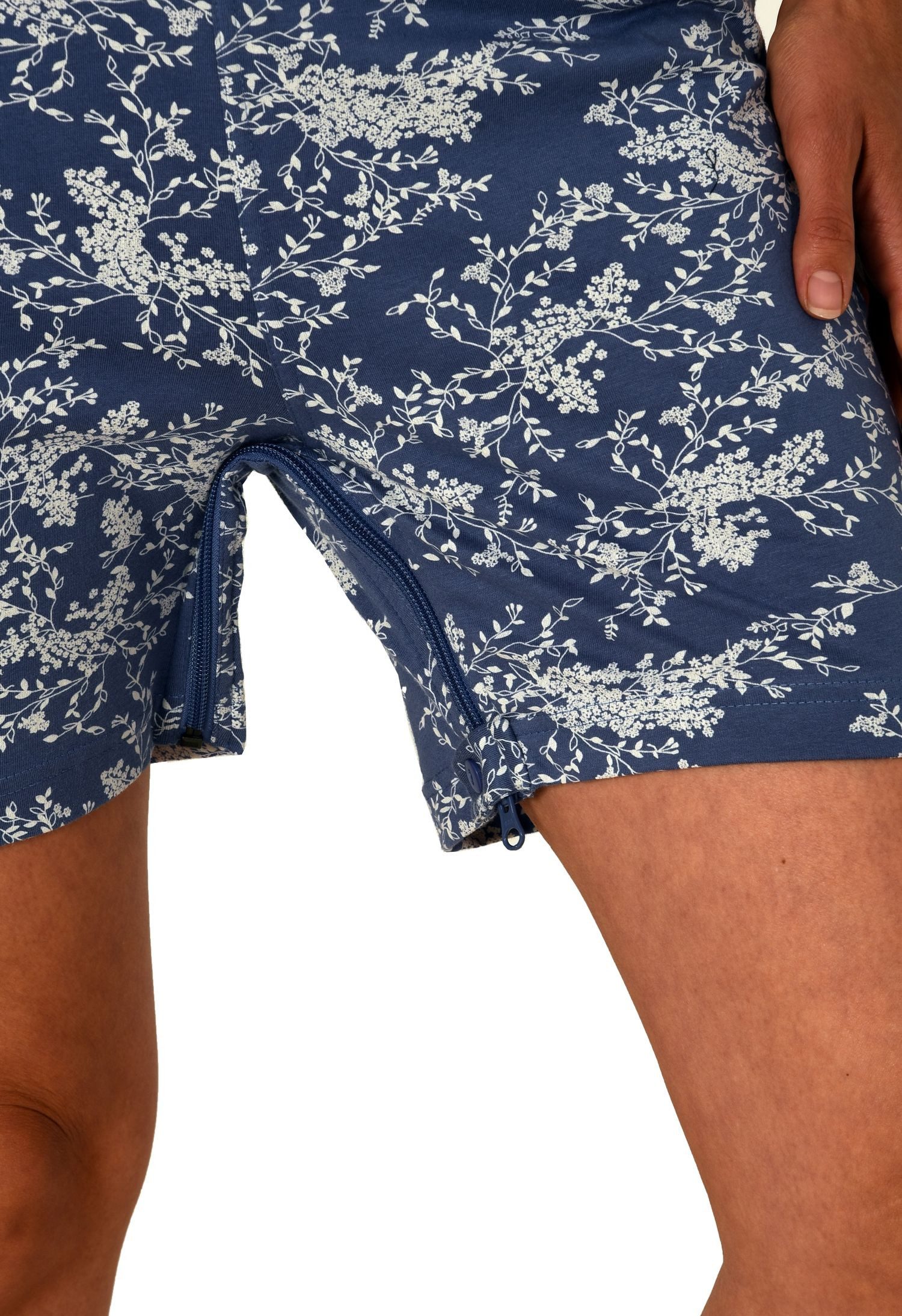 Normann Pyjama Damen kurzarm Pflegeoverall mit Reissverschluss am Rücken und Bein – Bild 5 von 5