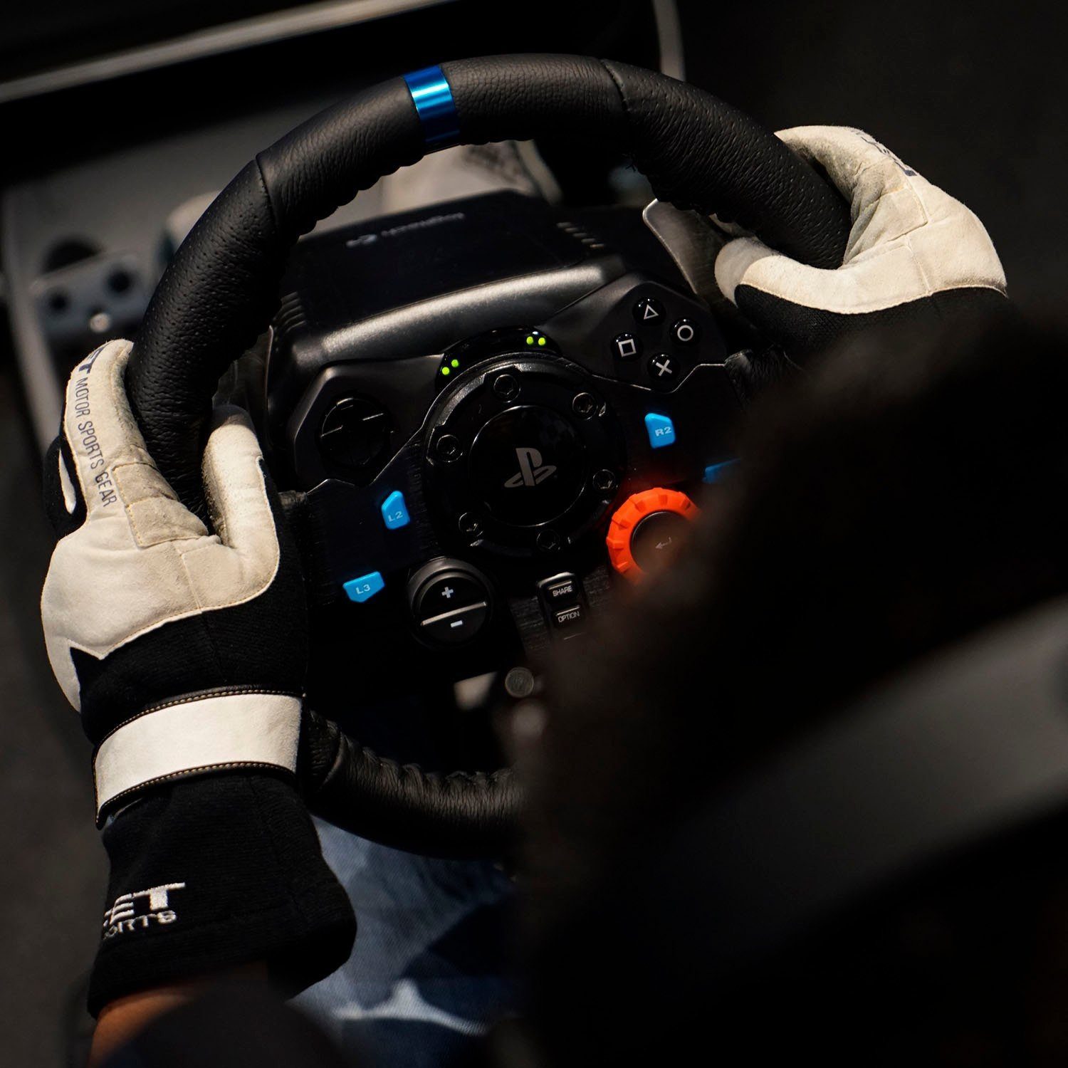 Logitech G29 Racing Wheel PS5 PS4 PC mit 3-Pedal-System Gaming-Lenkrad