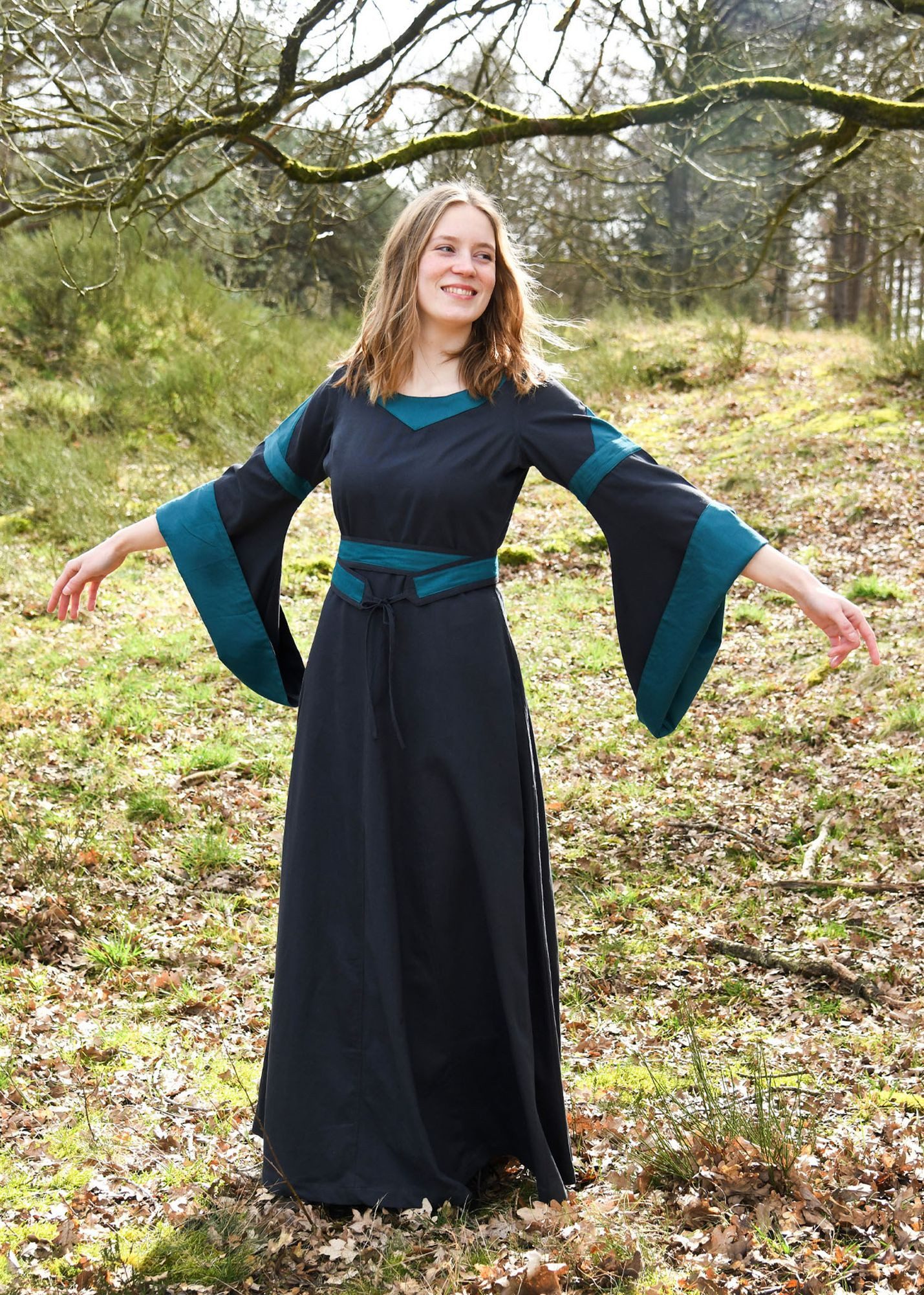 Battle Merchant Kostüm Mittelalterkleid mit Gürtel, Bliaut Konstanze, dunkelblau, Gr. XL