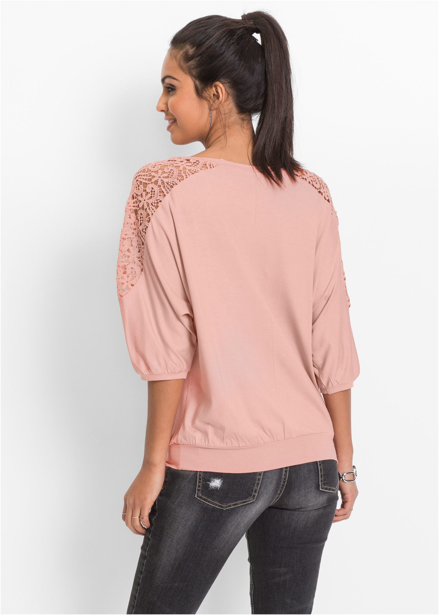 bonprix Oversize-Shirt oversized, 3/4-Fledermausärmel mit Cut-Outs mit Spitzeneinsätzen