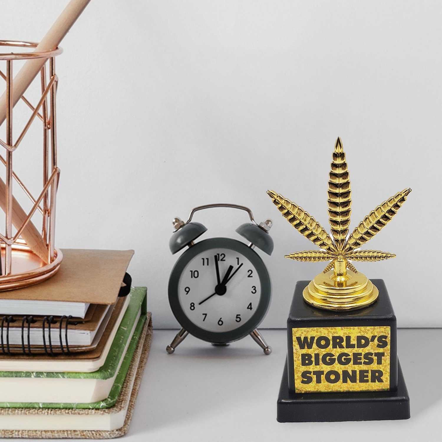 Mad Monkey Dekofigur Trophäe "Worlds Biggest Stoner", Trophäe- Mad Monkey