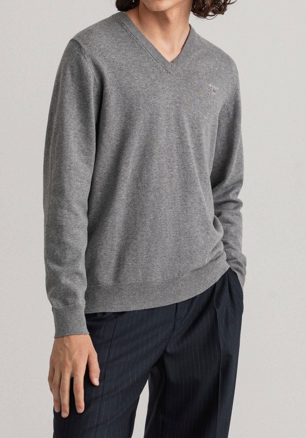 Gant V-Ausschnitt-Pullover Classic Cotton V-Neck Premium Strickpullver aus weicher 100% Baumwolle, Übergangspullover dark grey melange