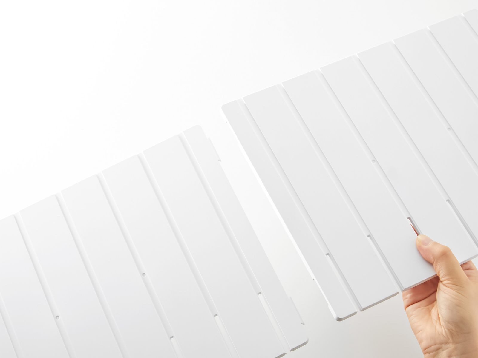 Yamazaki Taschenorganizer "Smart" Taschen-Aufbewahrung 31x21x24cm (2-tlg., 2er Pack), verstellbare Trennwände zur Organisation im Schrank