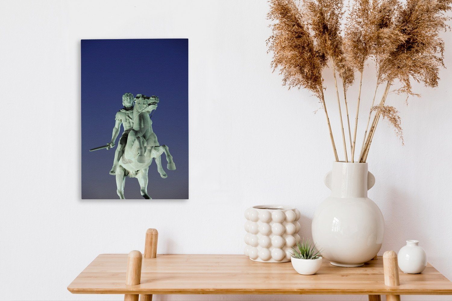 20x30 Gemälde, (1 Zackenaufhänger, beleuchtete inkl. fertig Die St), Großen, Leinwandbild dem cm von OneMillionCanvasses® Statue bespannt Alexander Leinwandbild