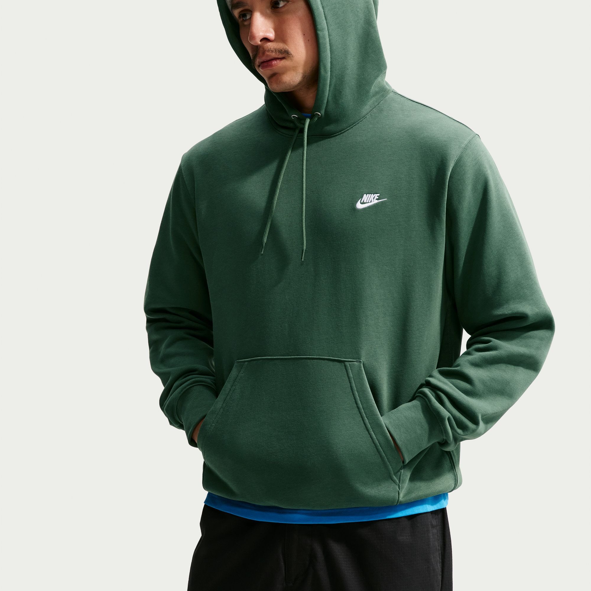 Nike Sportswear Kapuzensweatshirt Nike Club Men's French Terry Pullover Hoodie mit Kordelzug, hüftbedeckende Länge, Basic Passform