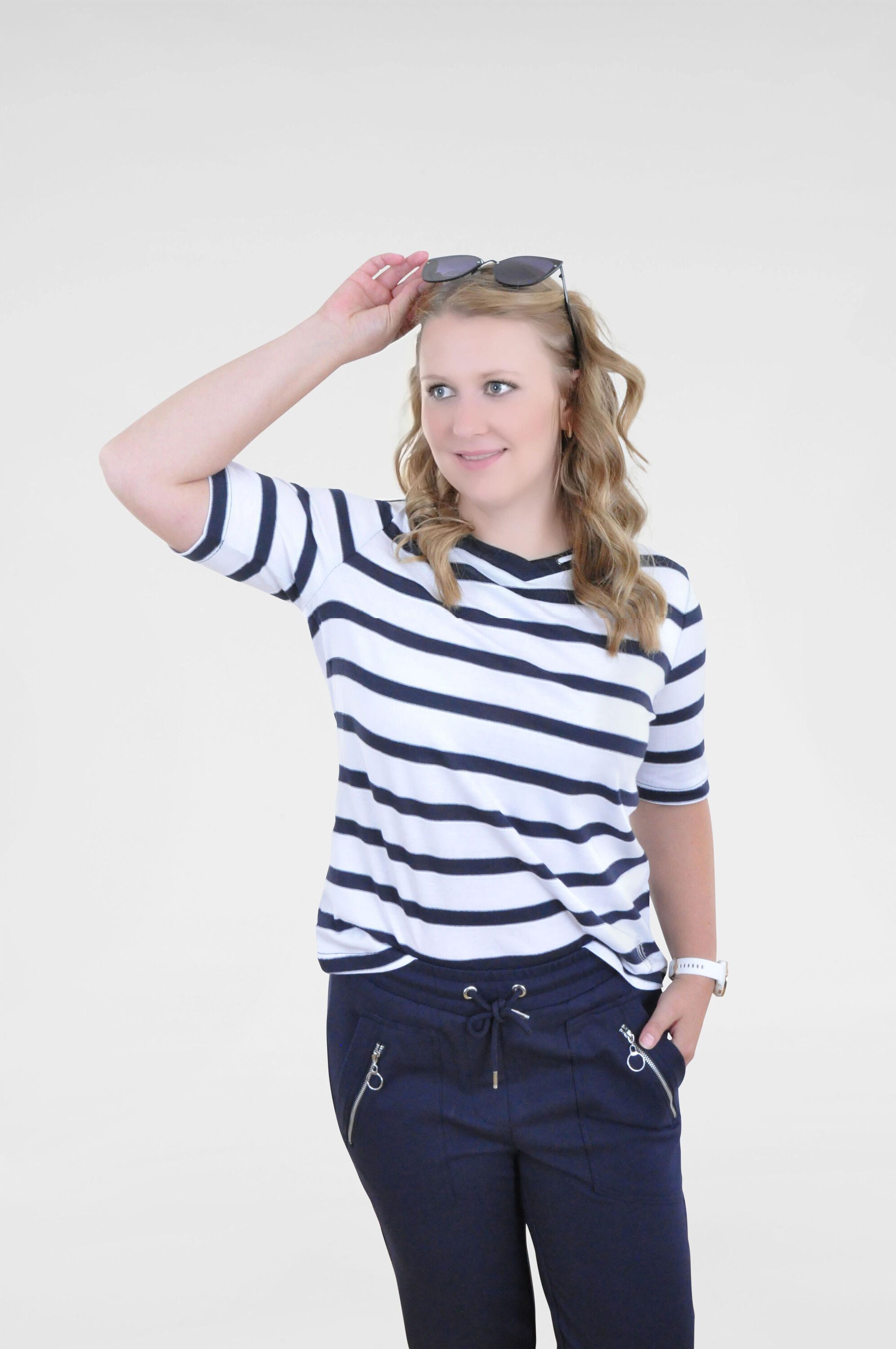 NAVIGAZIONE V-Shirt Zierband am Kragen