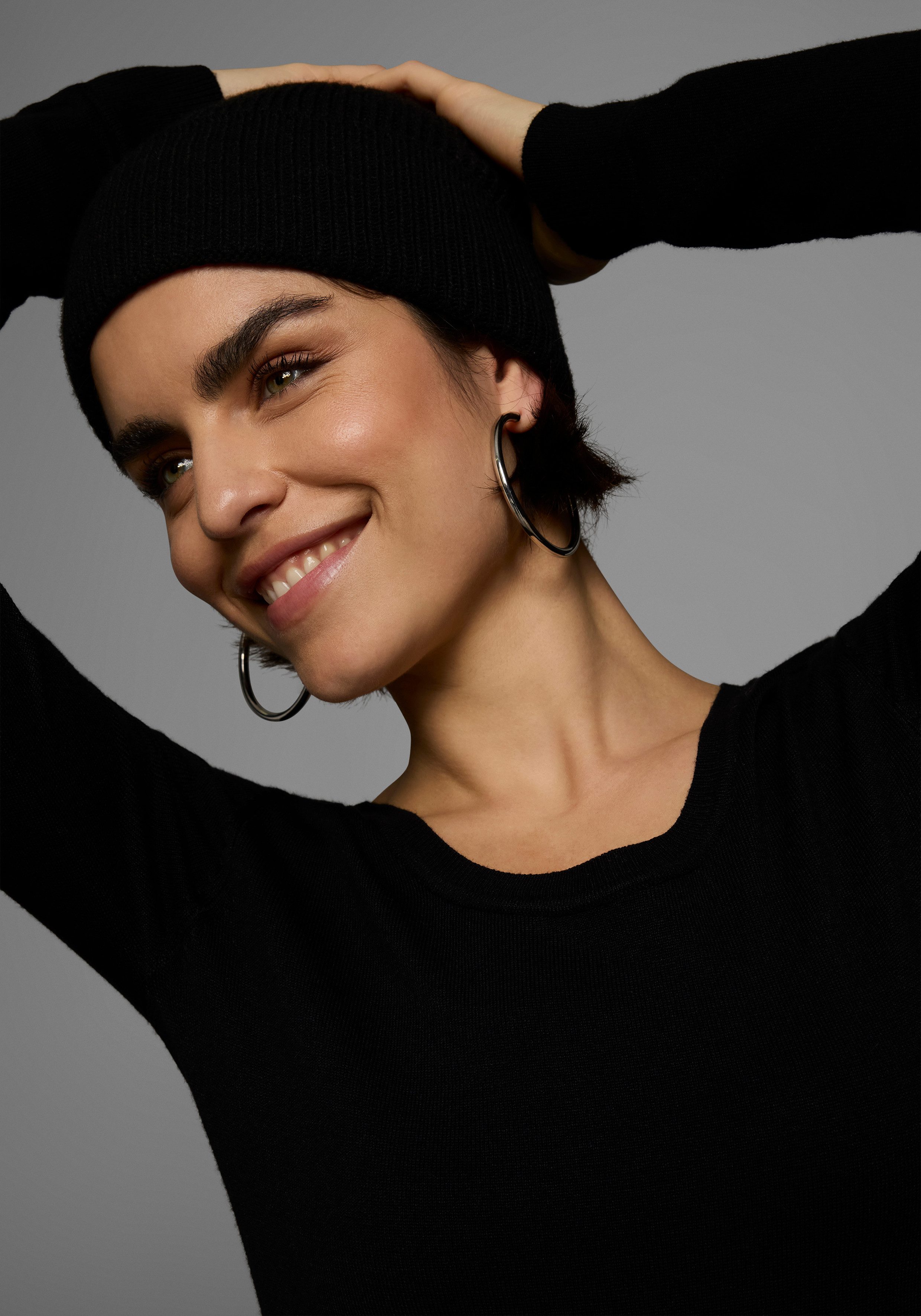 AJC Strickkleid figurbetont, aus Viskose und Polyamid, Langarm, mit Rippbündchen