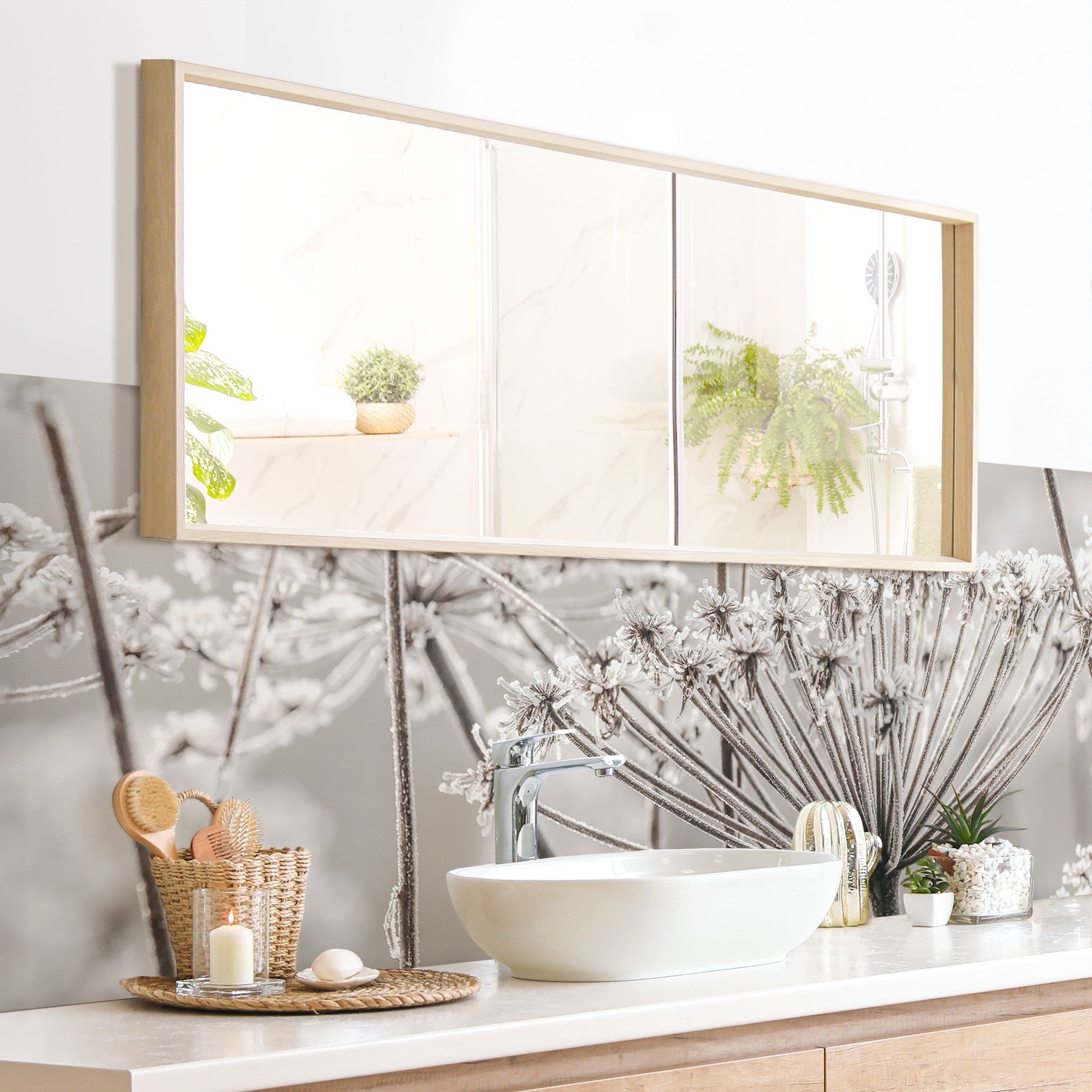 Bilderdepot24 Badrückwand beige fugenlose Wandverkleidung Bad Landhaus, (Hartfolie matt » Selbstklebend SMART 0,35 mm), wasserfestes Wandpaneel Doldenblüten Frost