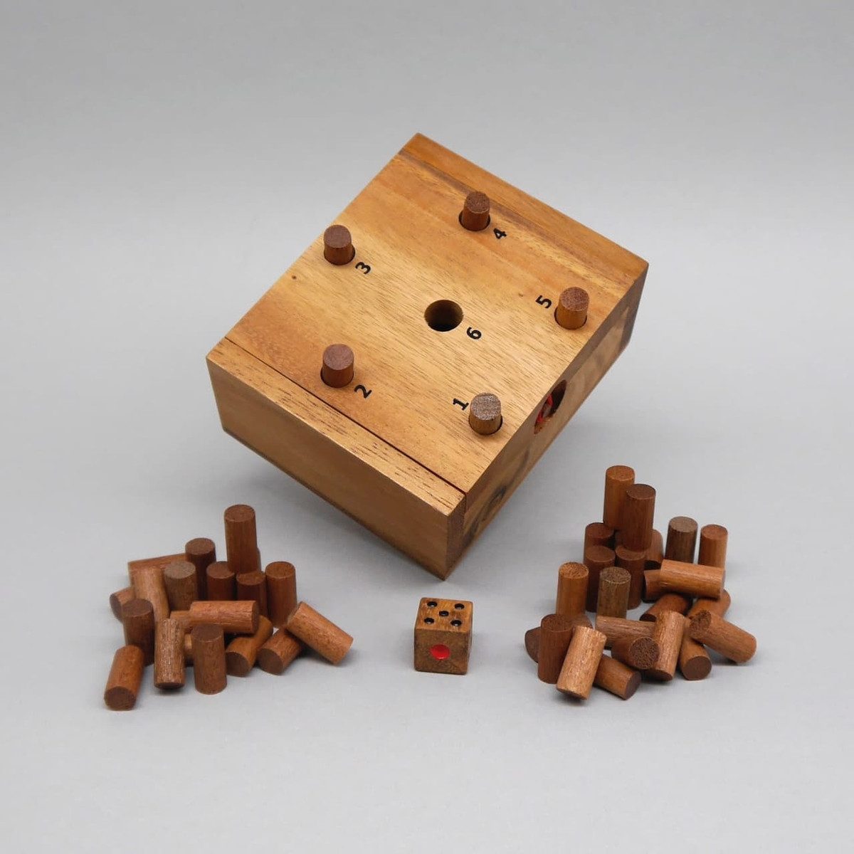 ROMBOL Denkspiele Spiel Endlich die 6 - ein lustiges Würfelspiel aus Holz, einfache Regeln, Brettspiel, Holzspiel
