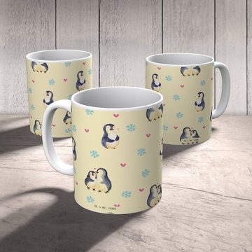 Mr. & Mrs. Panda Tasse Pinguin umarmend - Gelb - Geschenk, Teebecher, Tasse Motive, Umarmung, Keramik