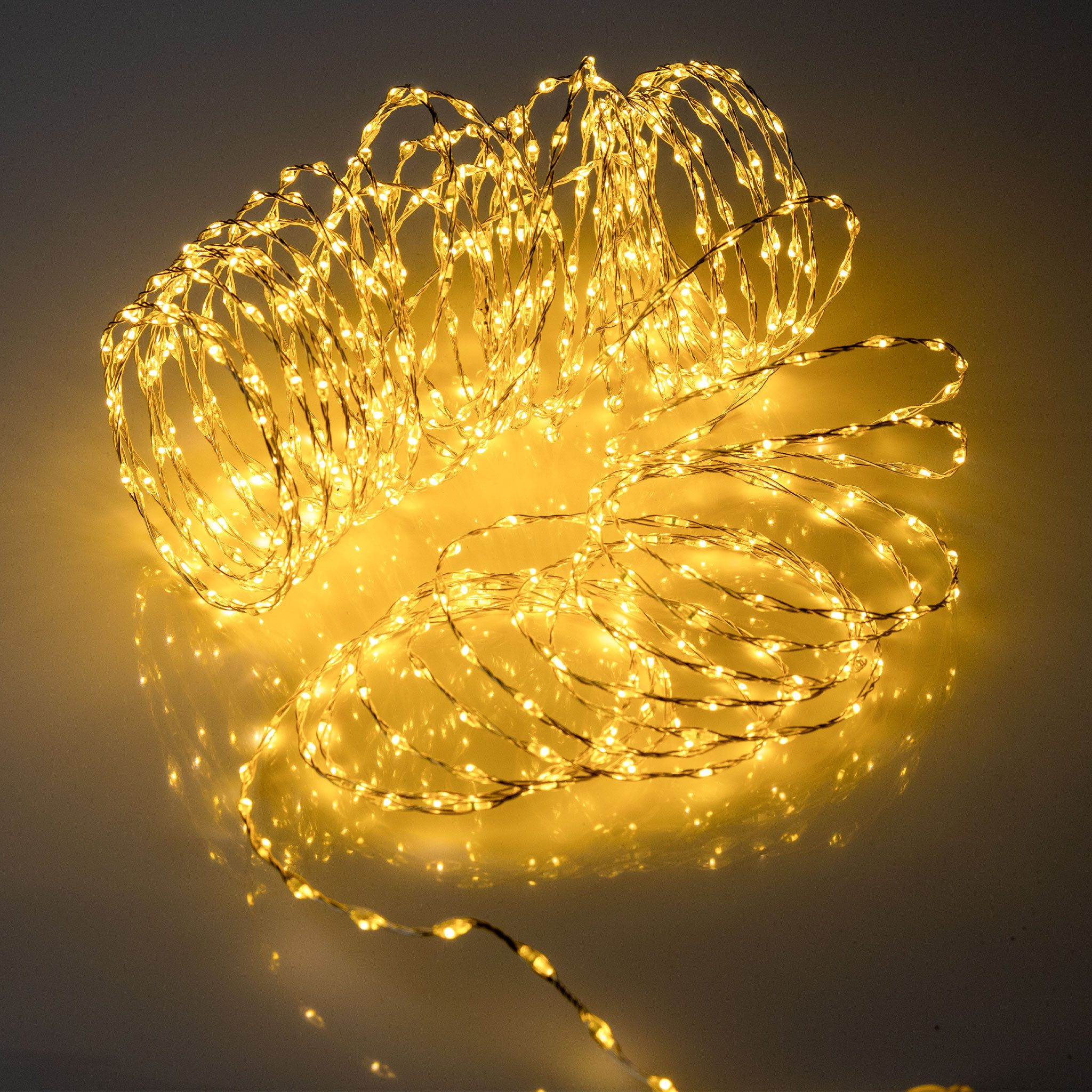 Spetebo LED-Lichterkette Draht Lichterkette warm weiß extra dicht, 567-flammig, mit Timer und Funktionen