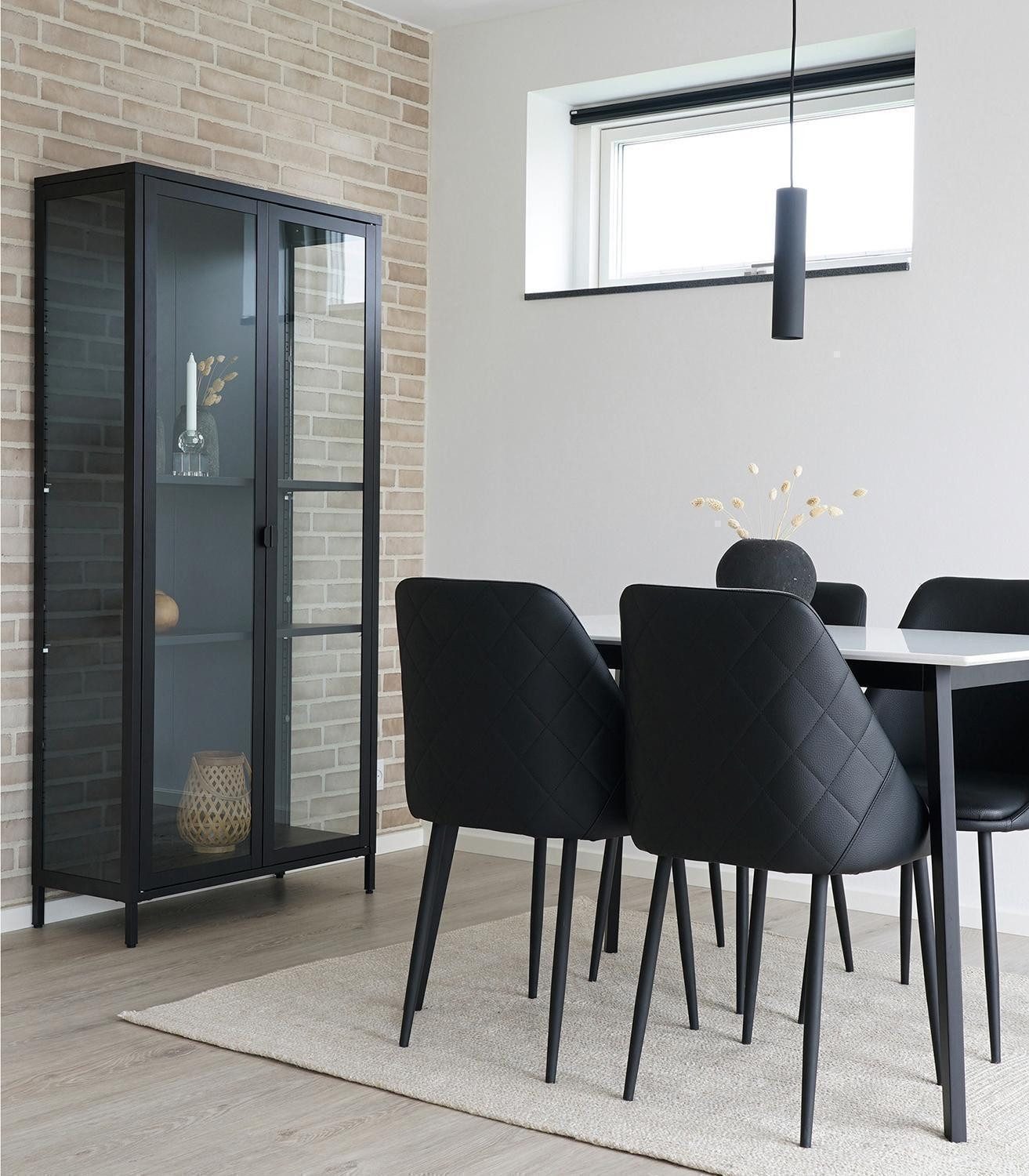 House Nordic Vitrine BRISBANE, Schwarz, Glas, Stahl, 2 Türen, 3 höhenverstellbare Einlegeböden, B 80 x H 175 x T 35 cm