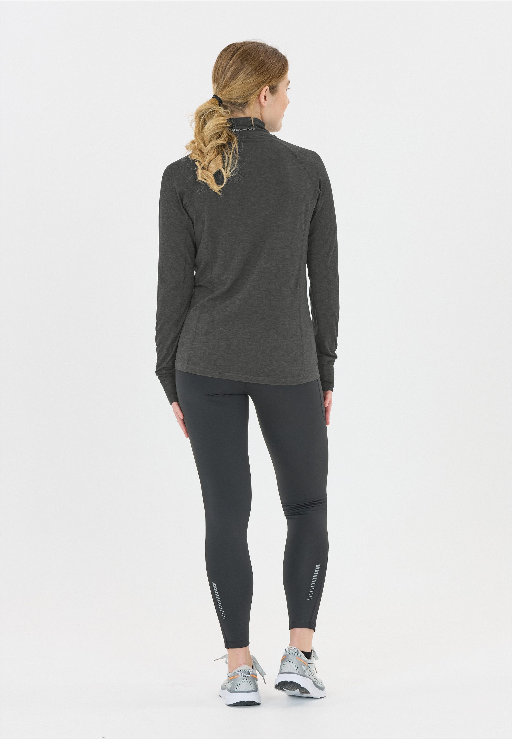 ENDURANCE Funktionsshirt Canna mit cleveren Daumenöffnungen